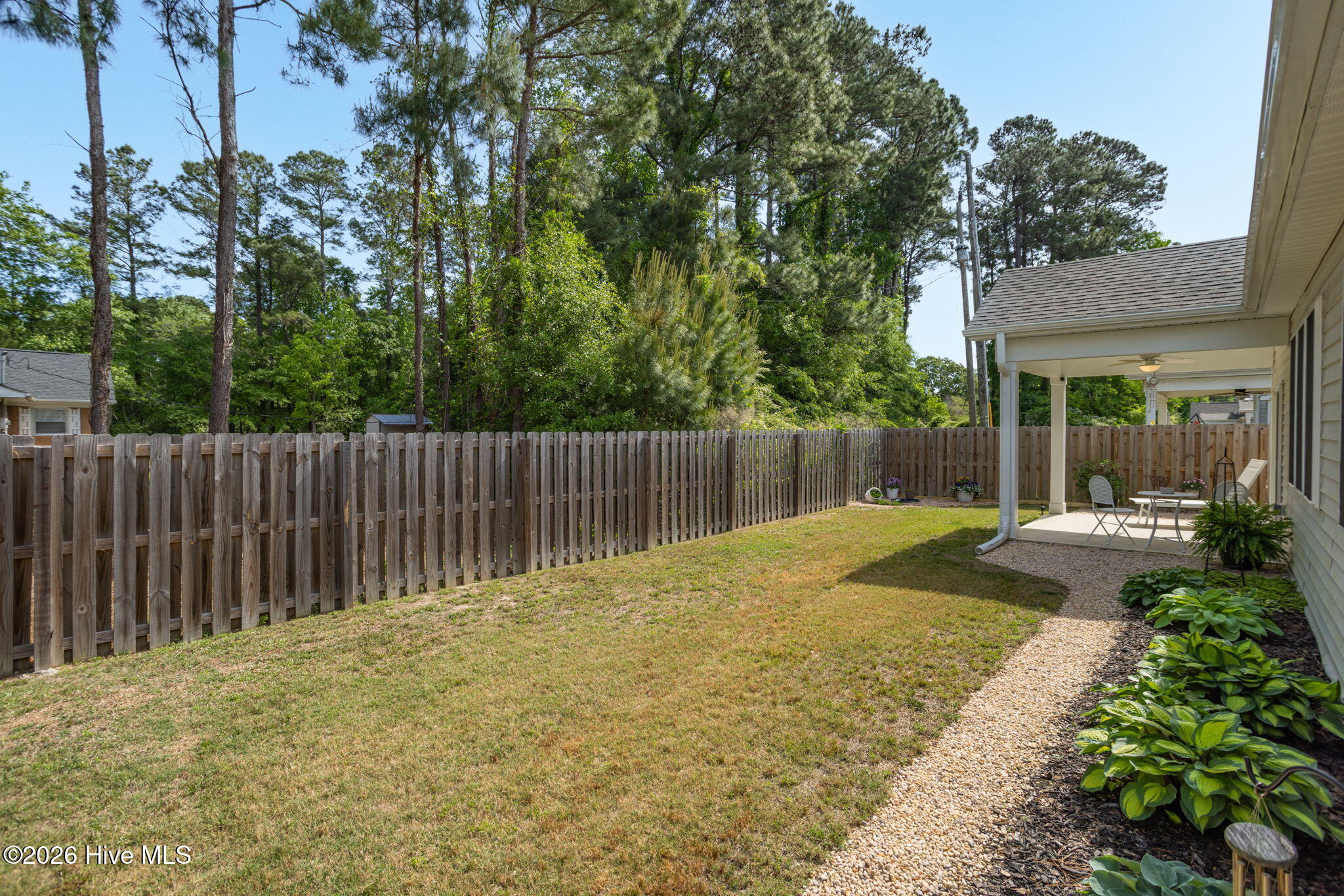 100569324 | Photo 25