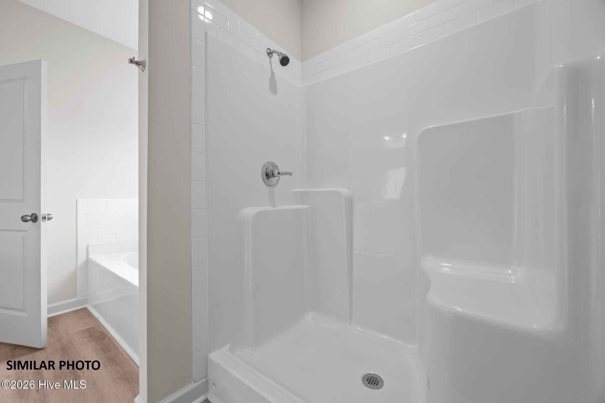 100566485 | Photo 14