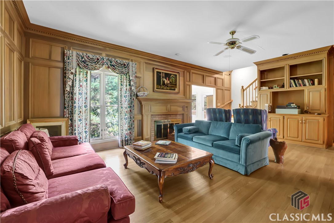 2795 Hawthorne Drive