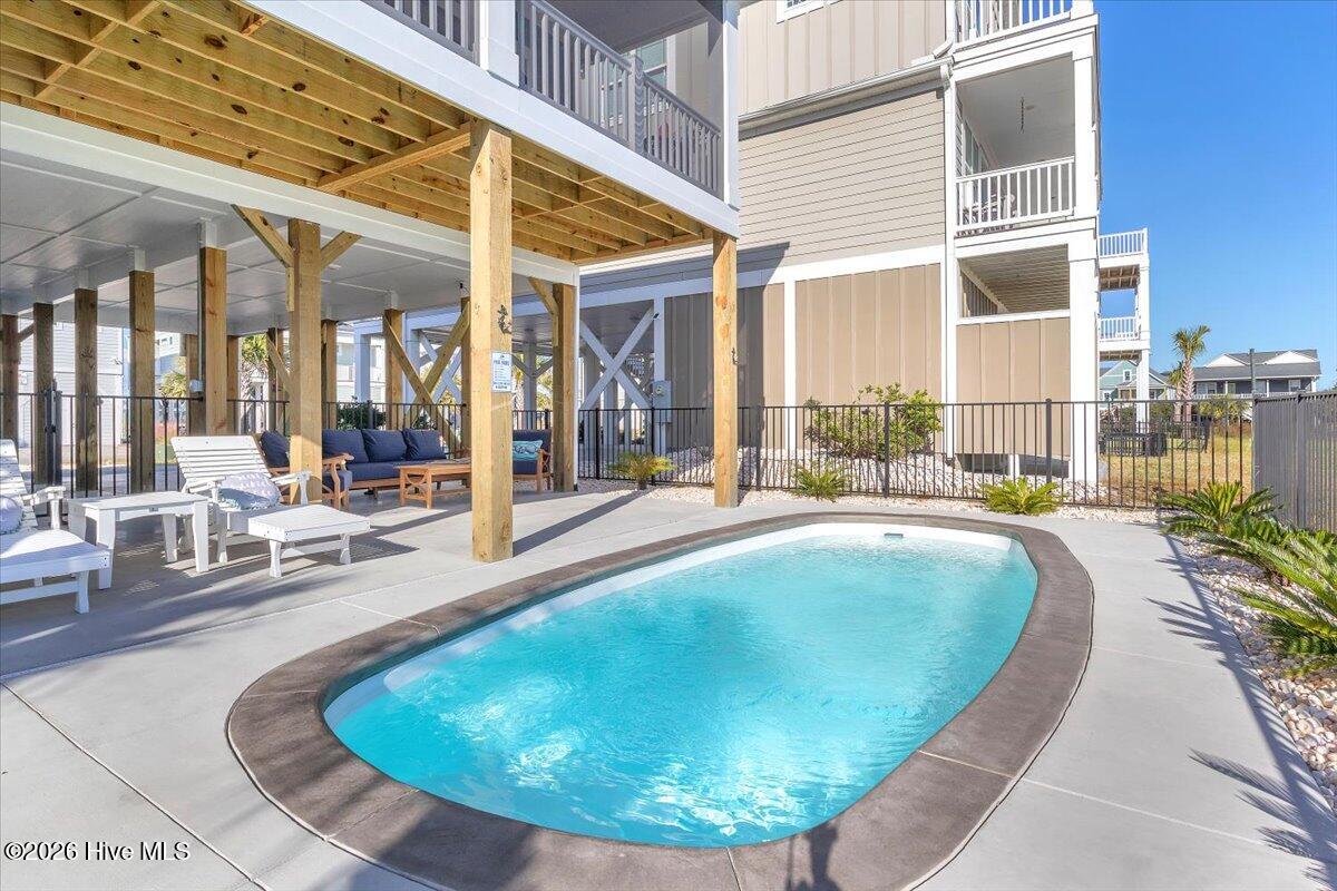 100565716 | Photo 60