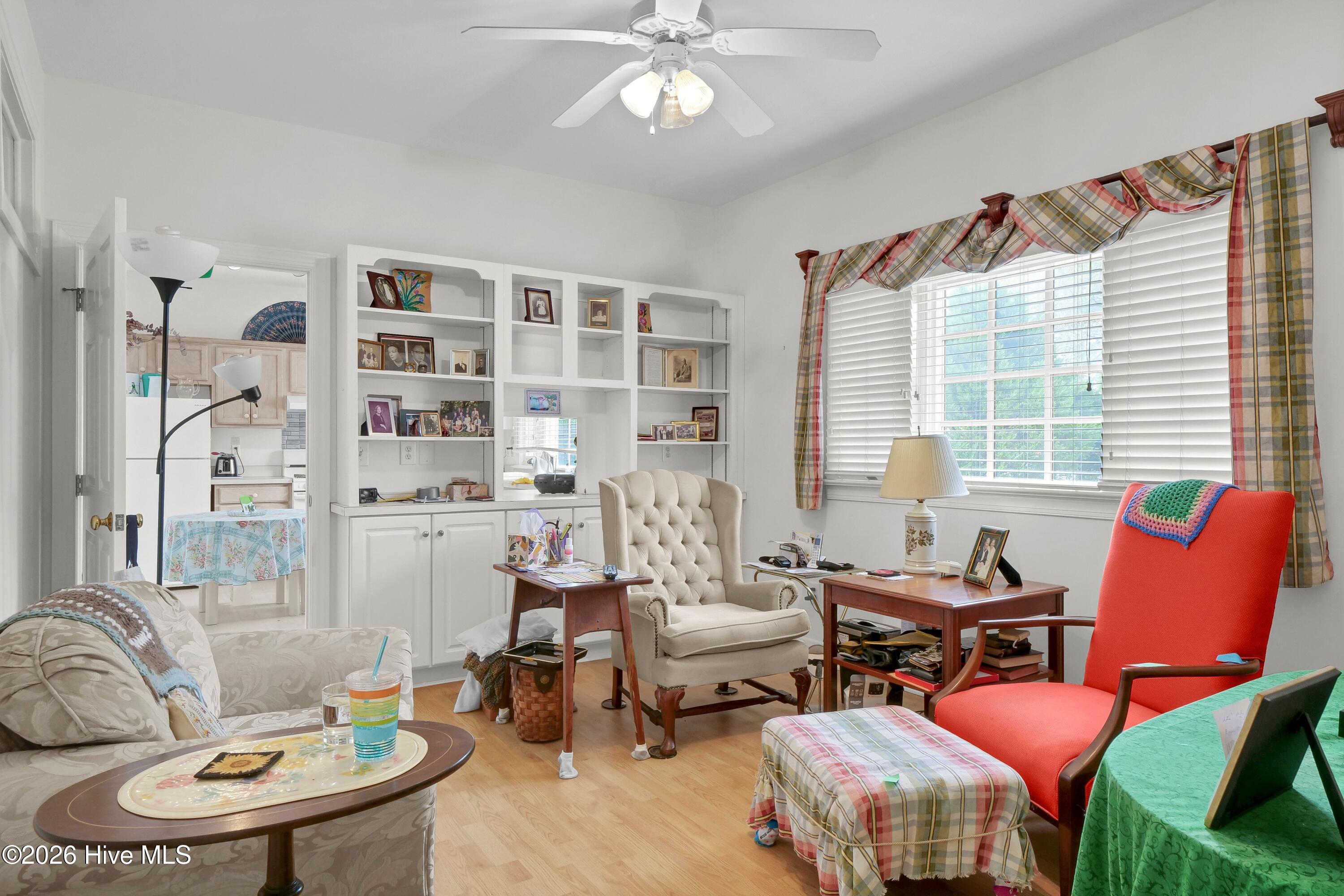 100564382 | Photo 15