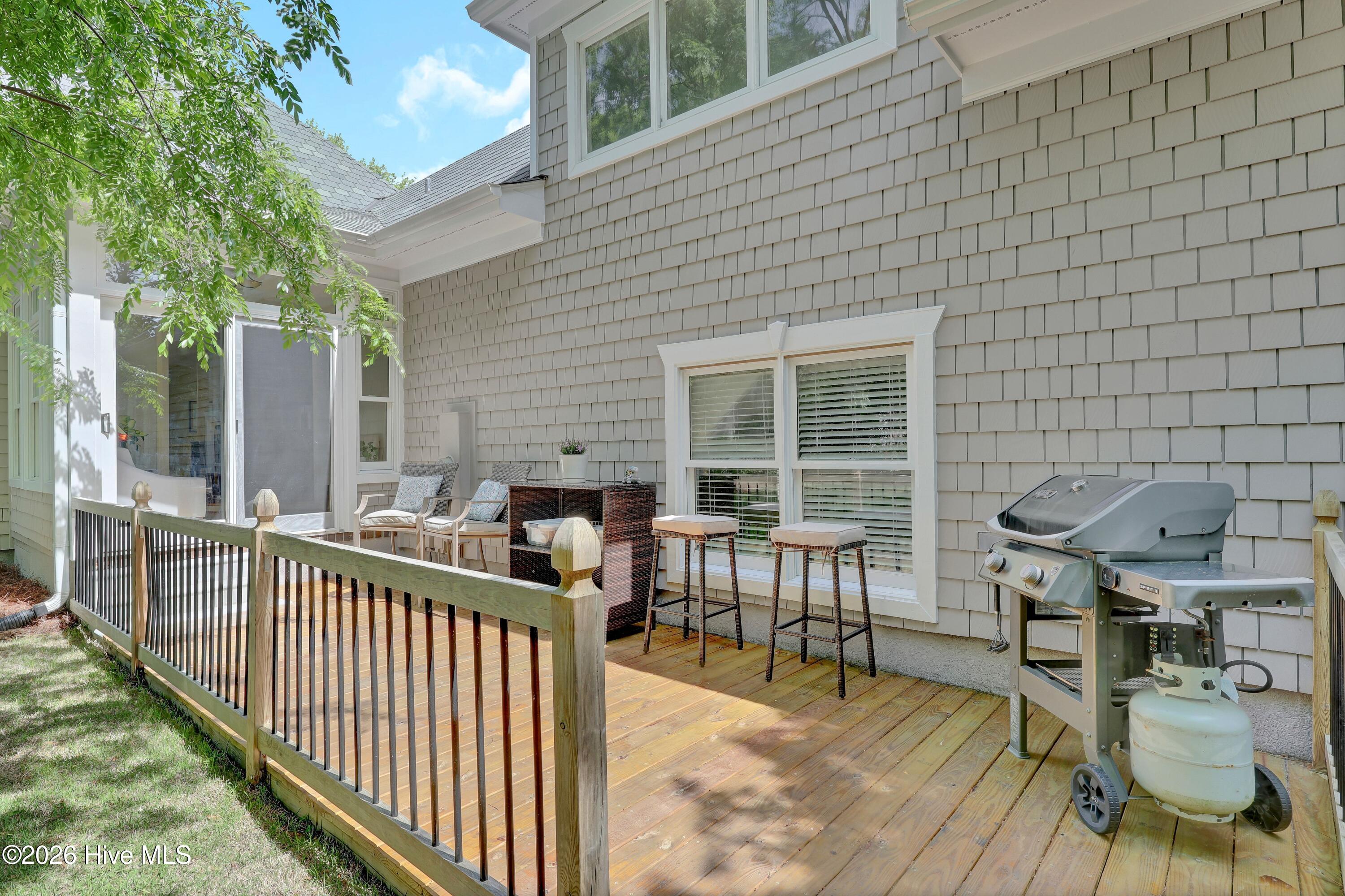 100566013 | Photo 46