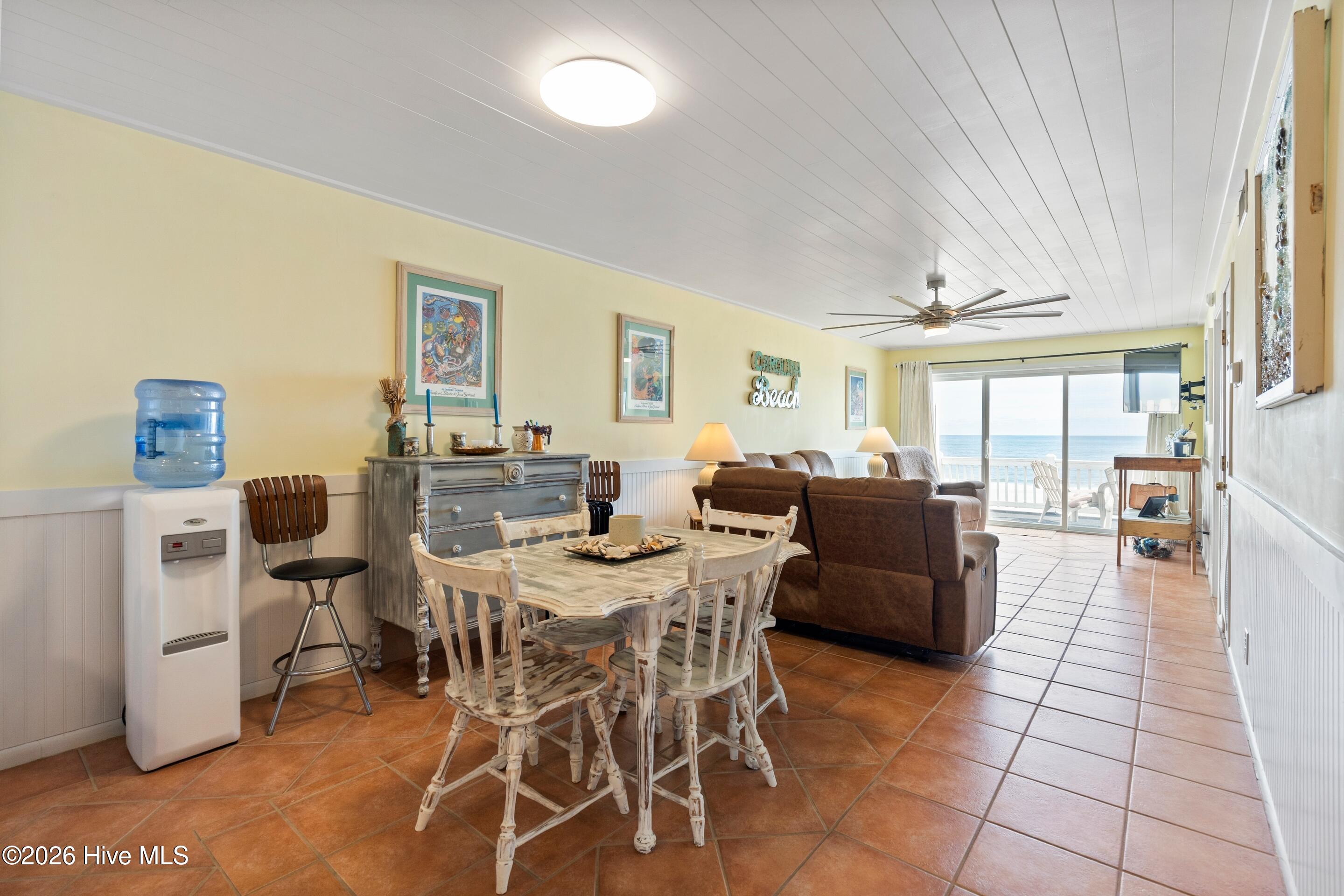 100549000 | Photo 14