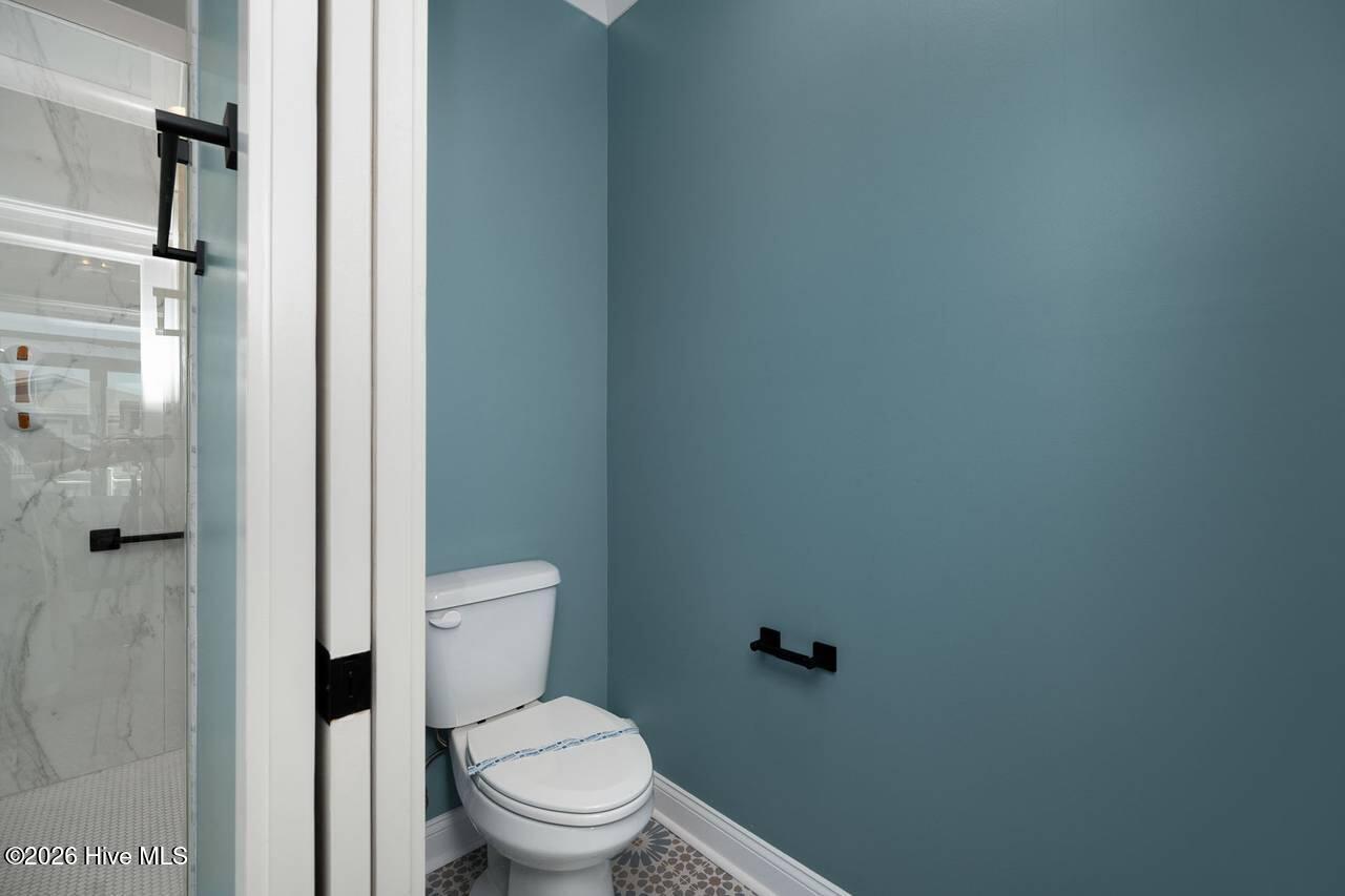 100560212 | Photo 129