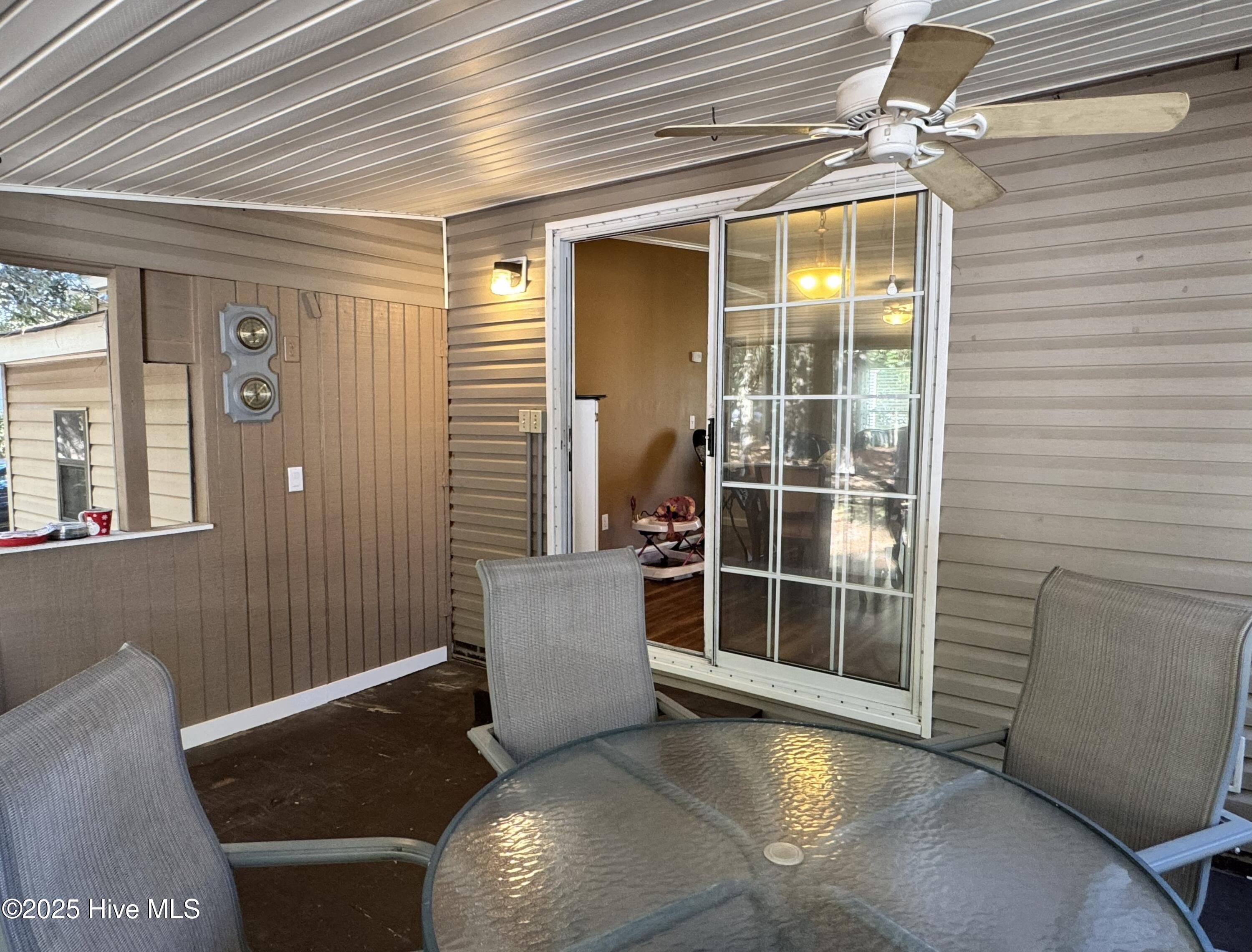 100538236 | Photo 66