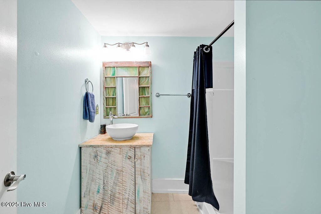 100516737 | Photo 60