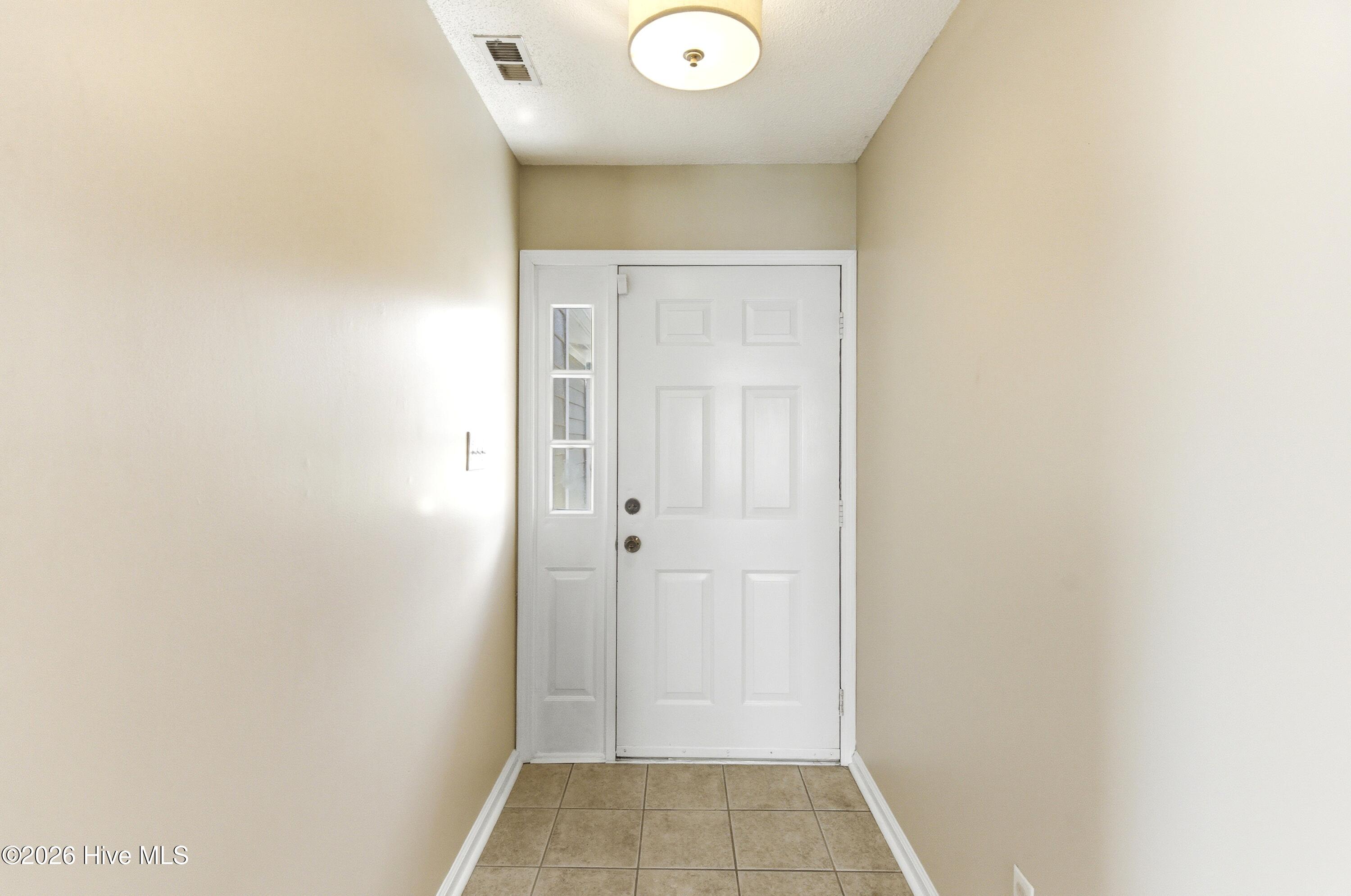 100561176 | Photo 10