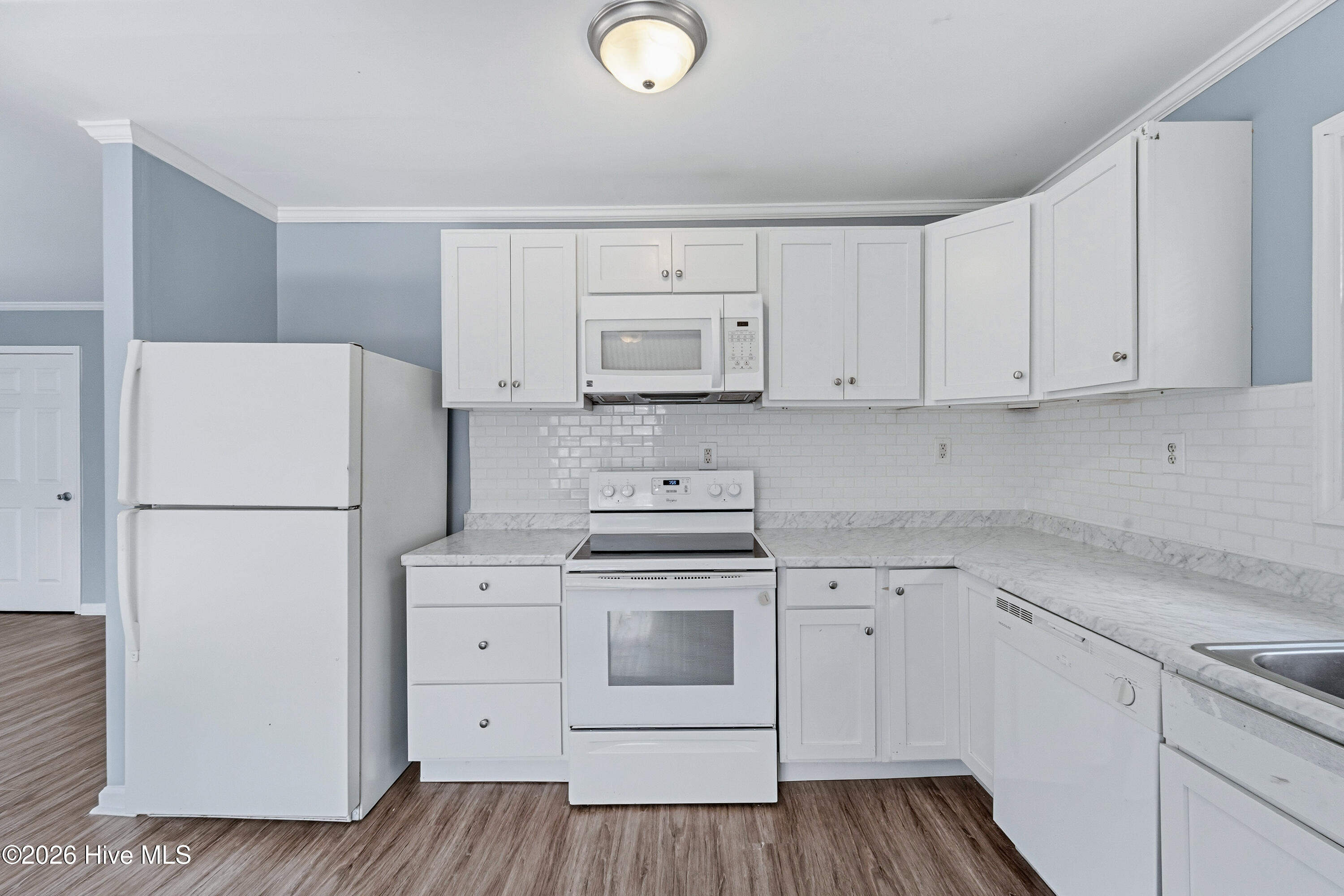 100557245 | Photo 12