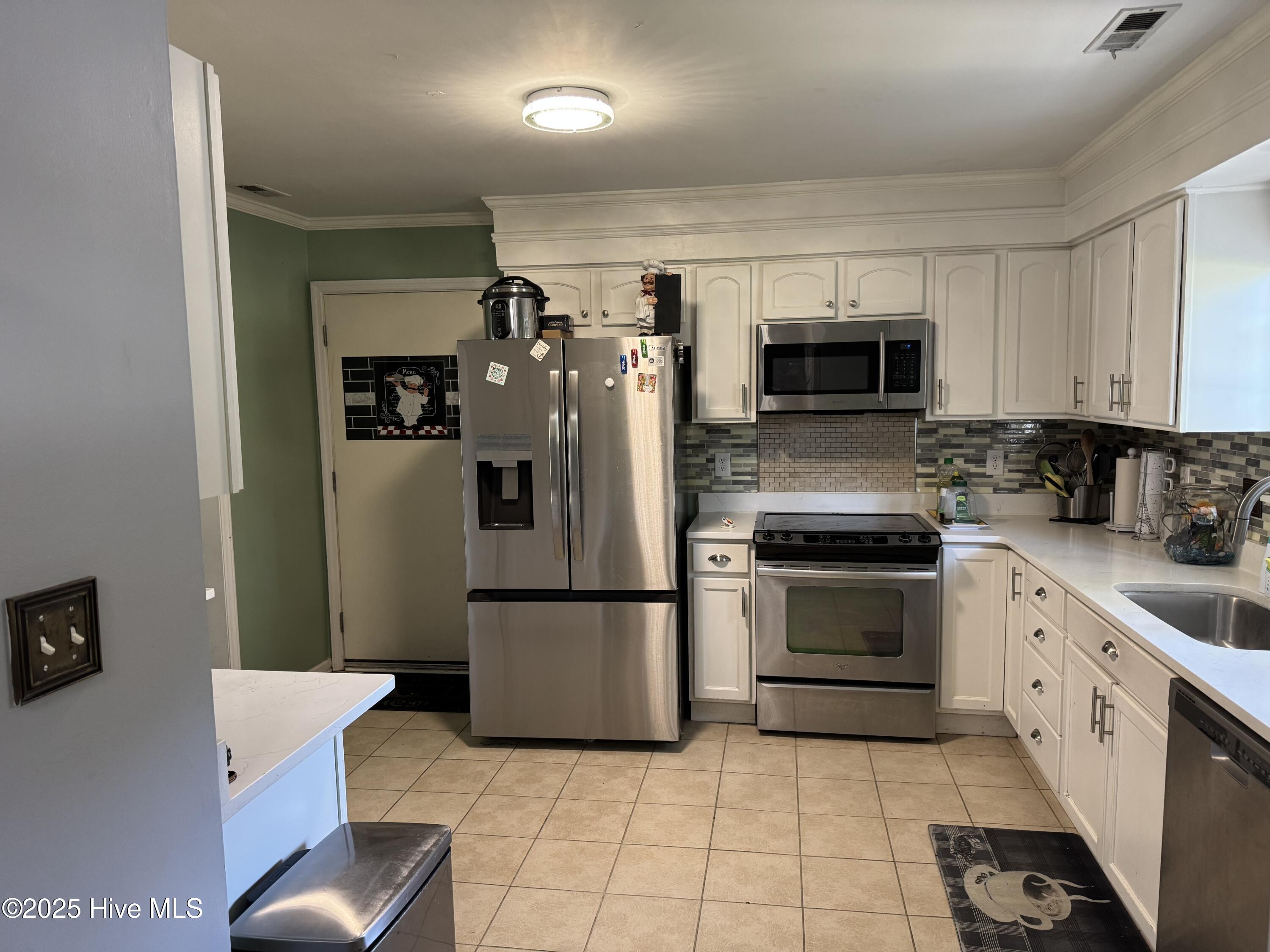 909 Springdale Drive, Jacksonville, NC 28540 – photo 23: IMG_6426