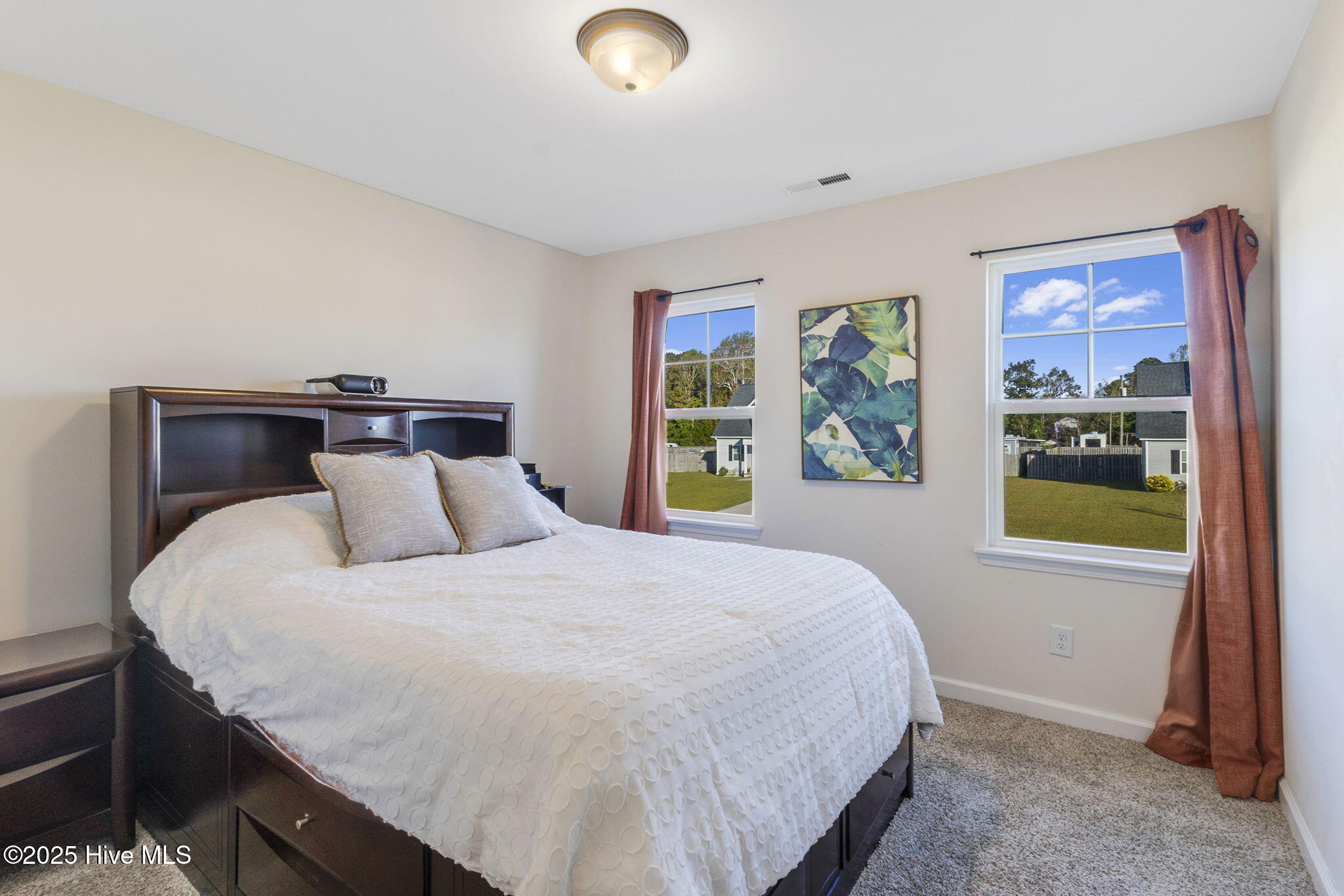 100538262 | Photo 35