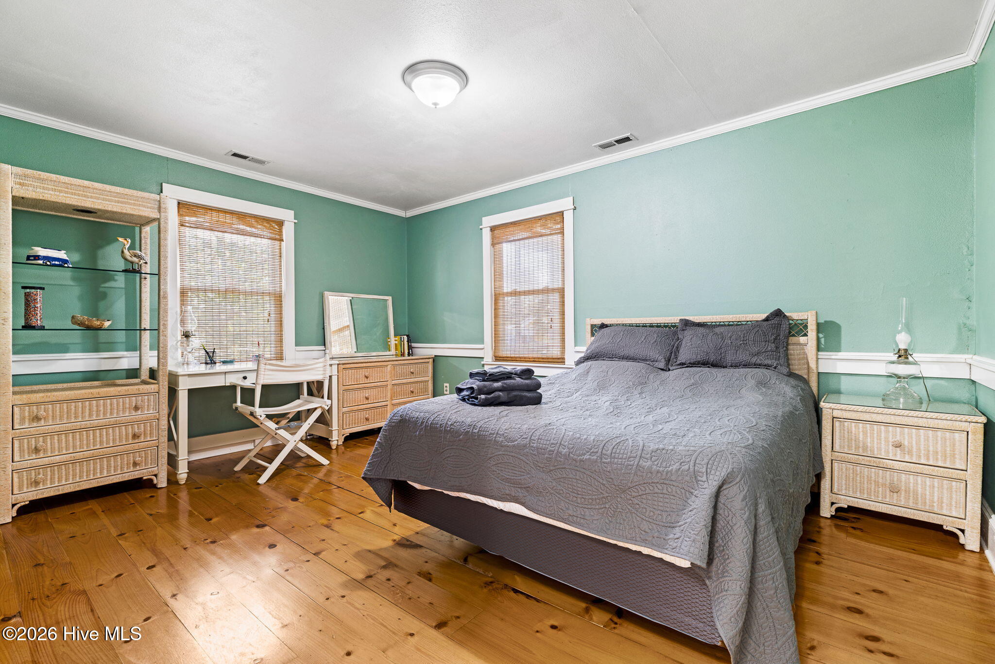 100557713 | Photo 25