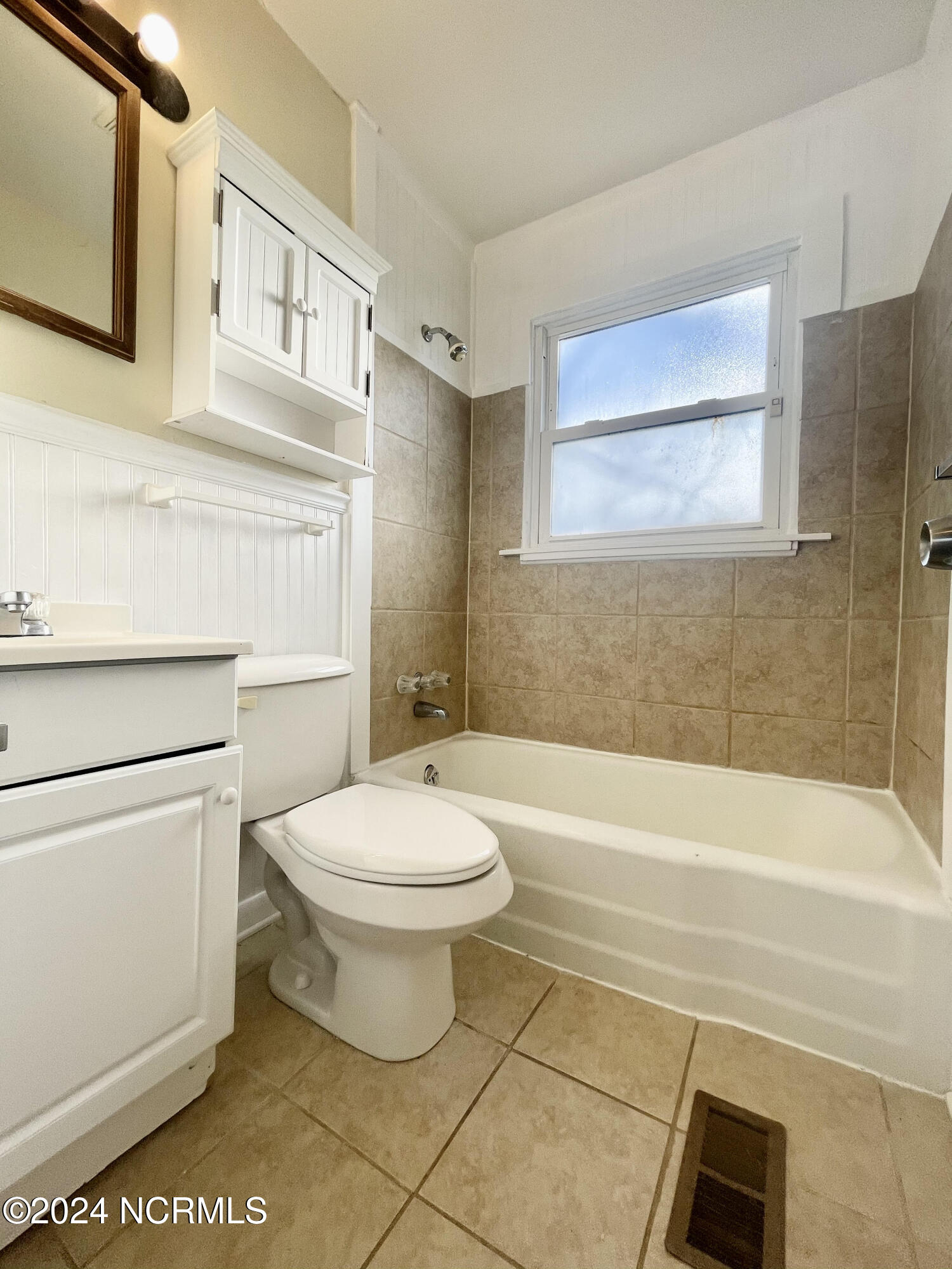 100551810 | Photo 14