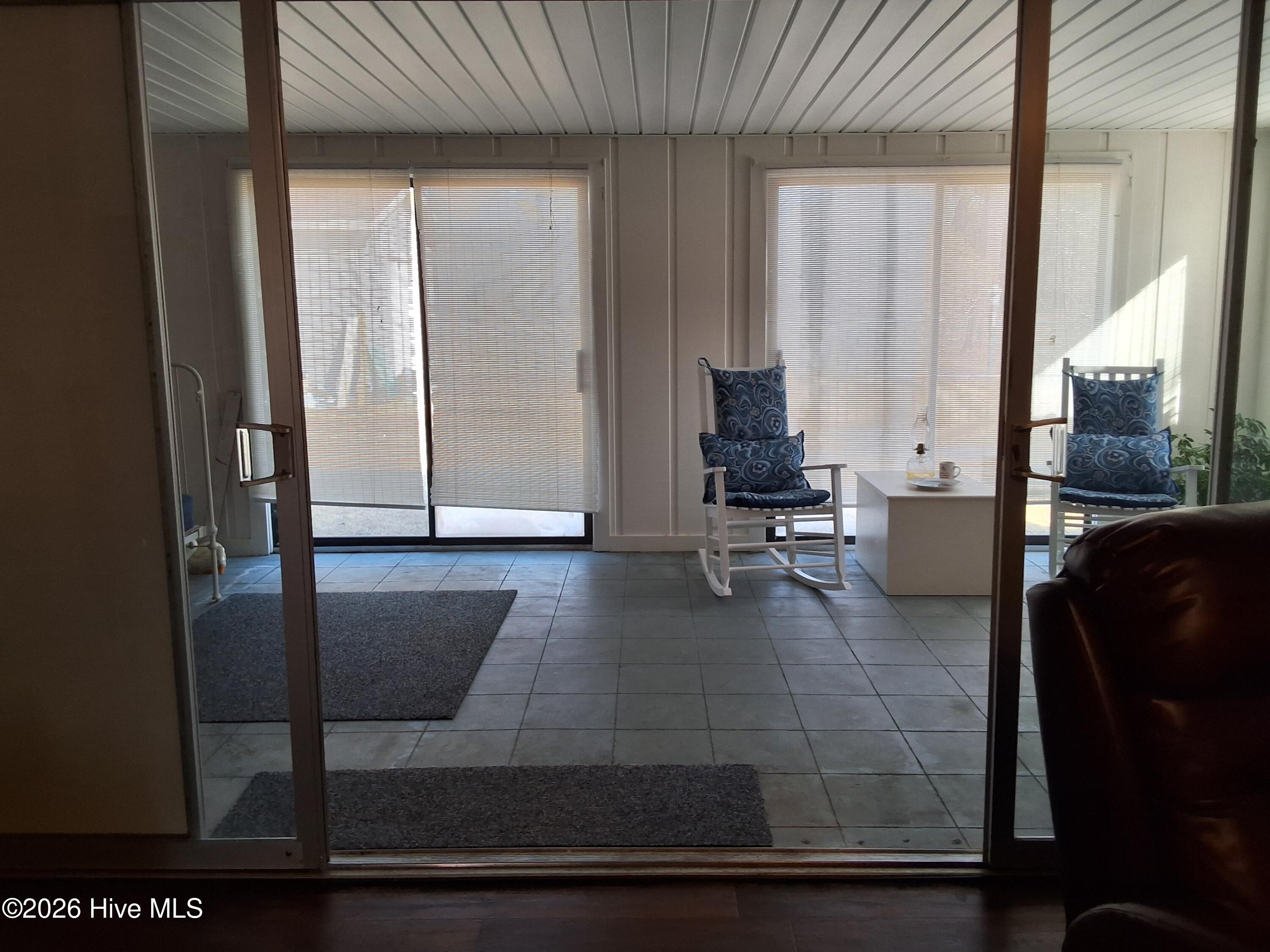 100554569 | Photo 79