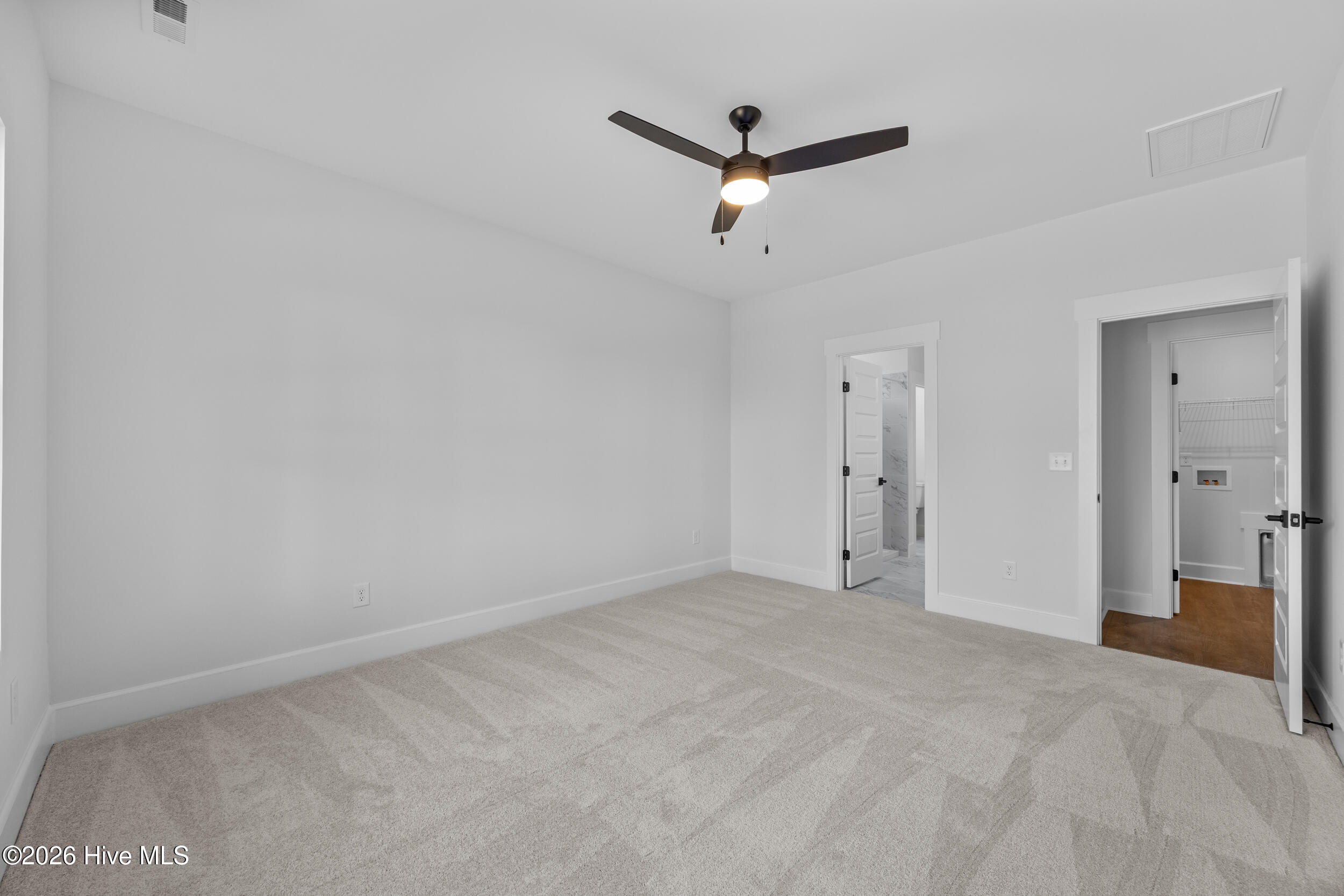 100539836 | Photo 31