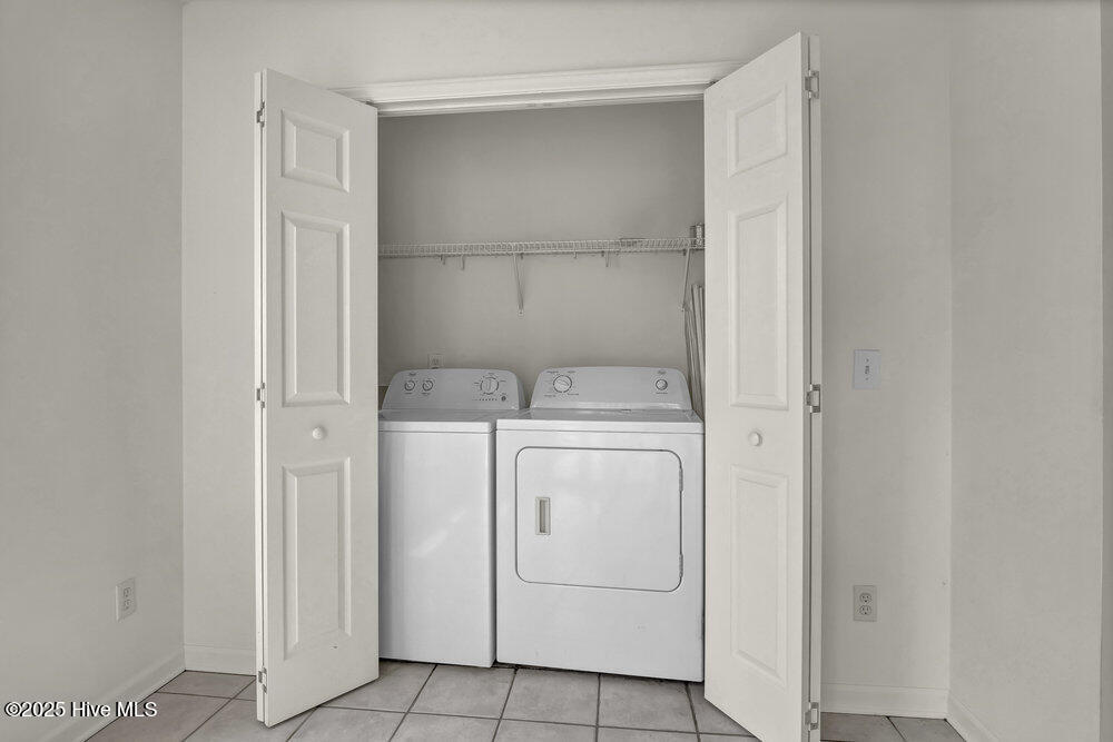 100513227 | Photo 16