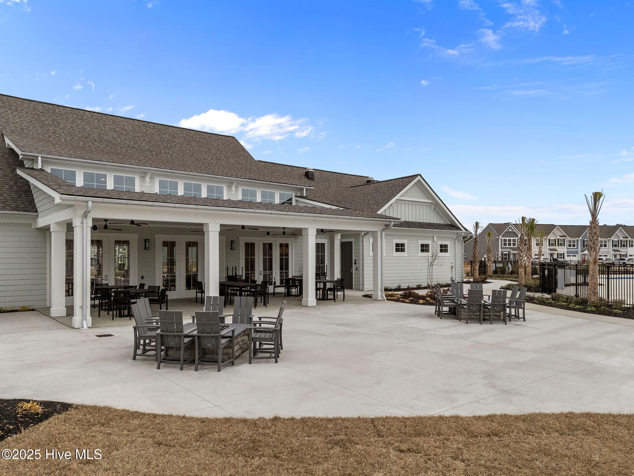 100546281 | Photo 47