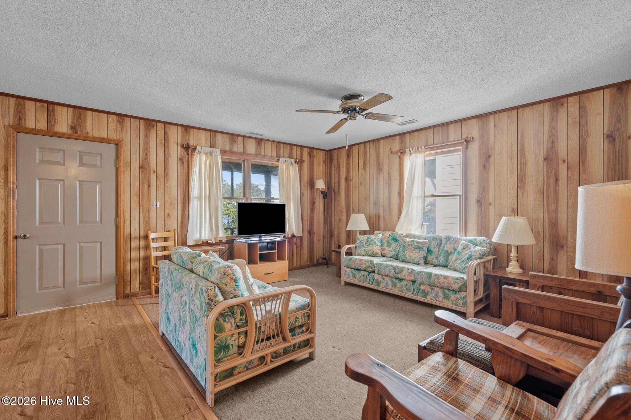 100559194 | Photo 16