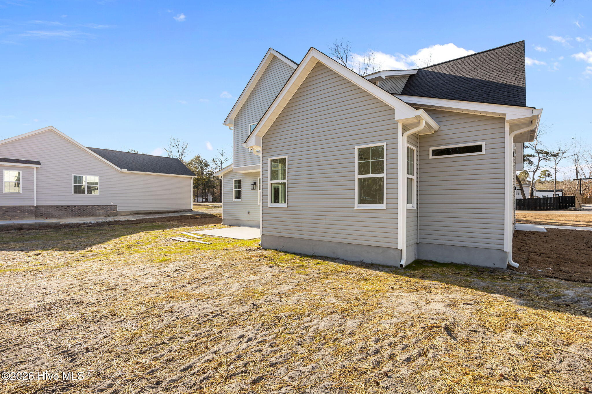 100528715 | Photo 37