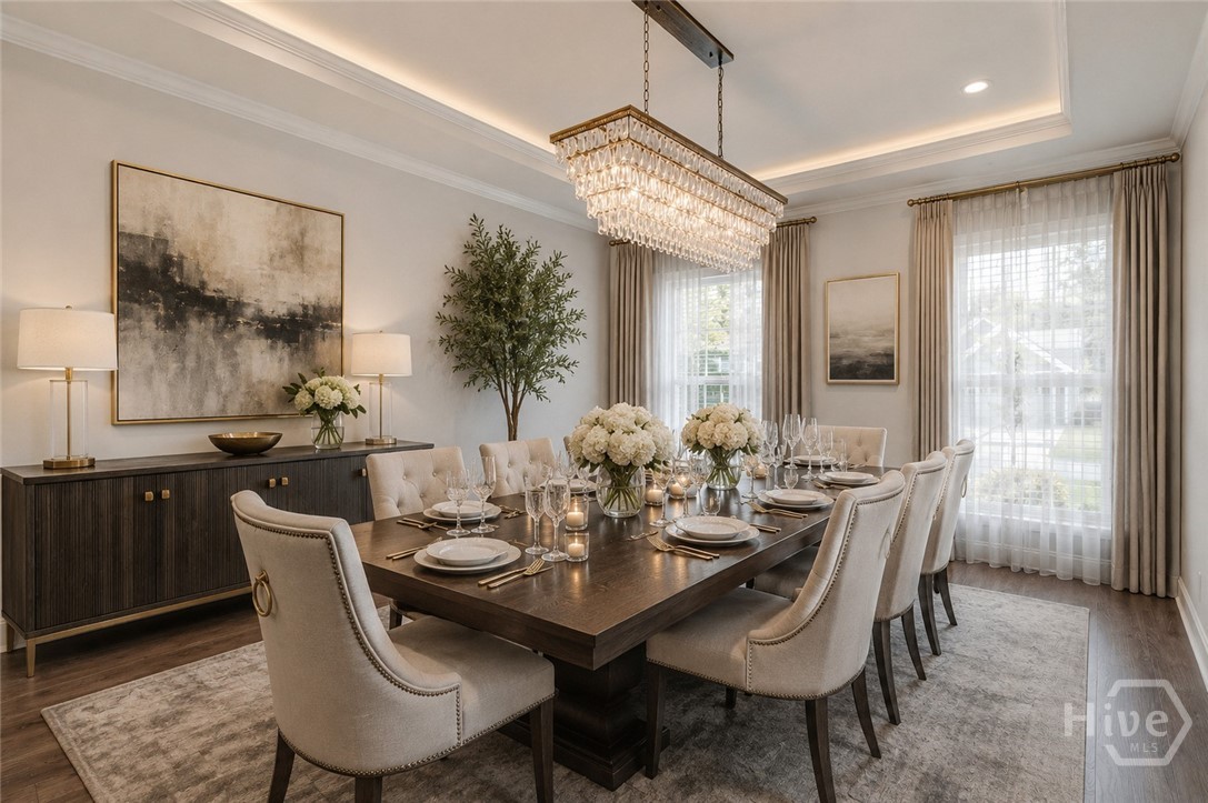 Dining Room (staged virtually)