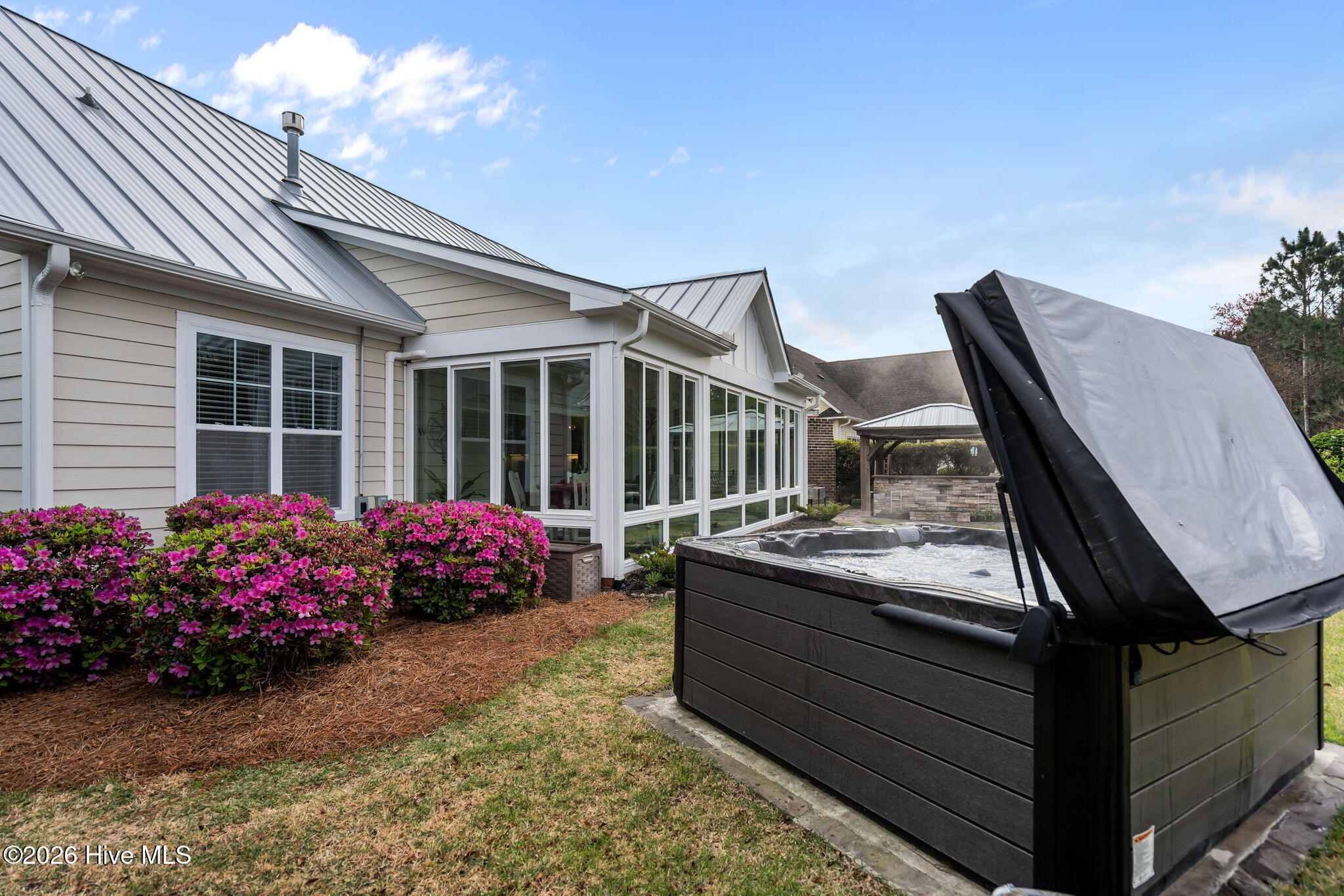 100564215 | Photo 58