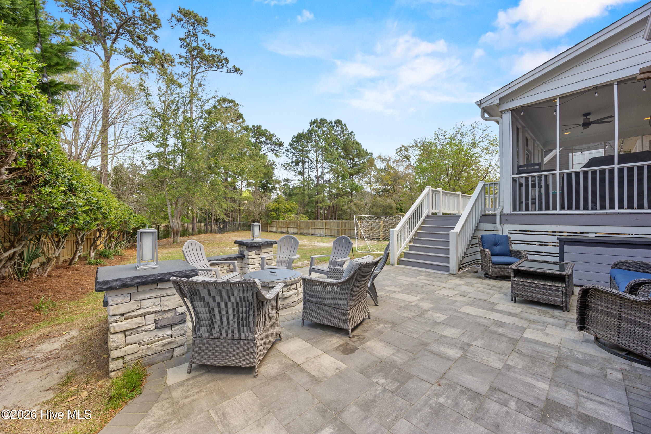 100565771 | Photo 60