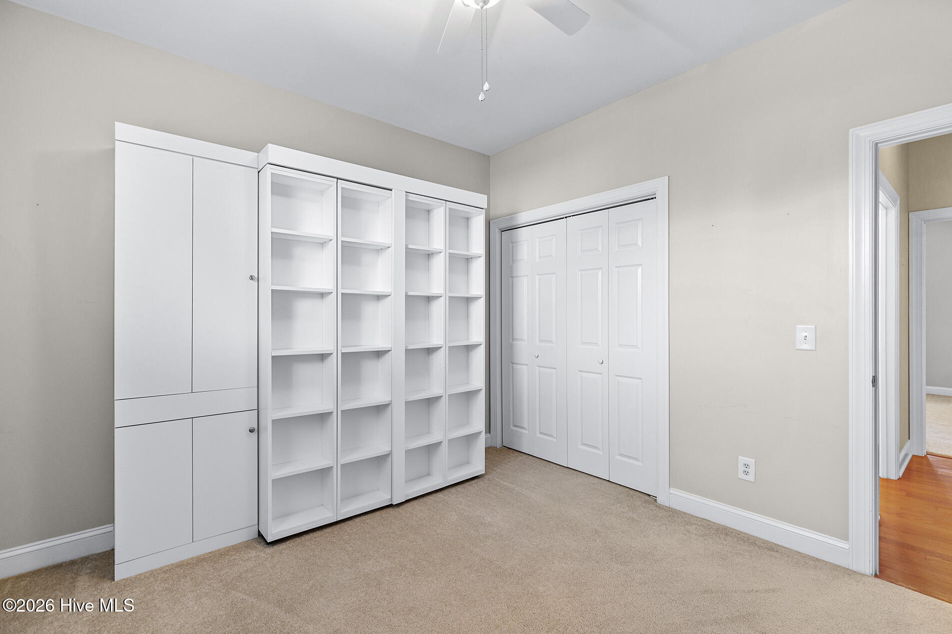 100569615 | Photo 24