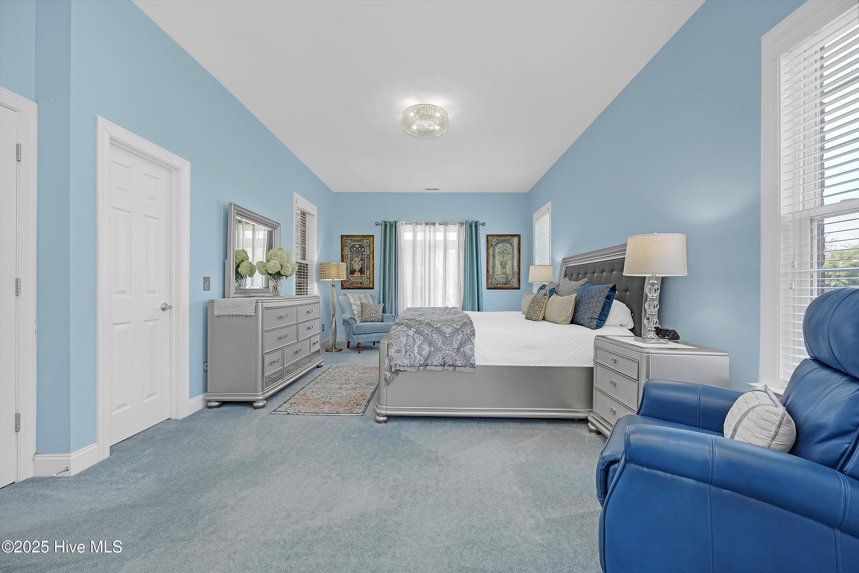 100547975 | Photo 18