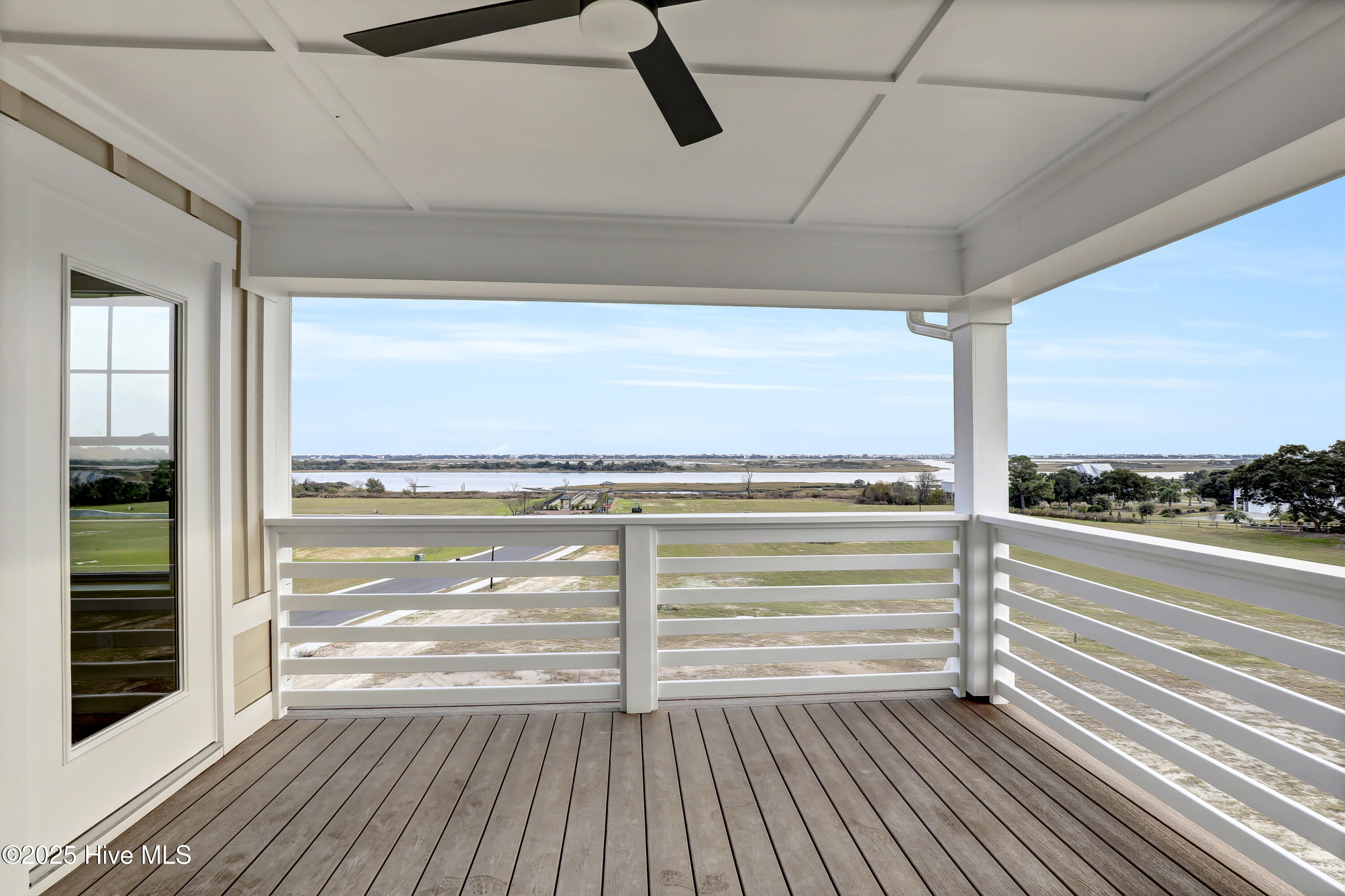 100490520 | Photo 32