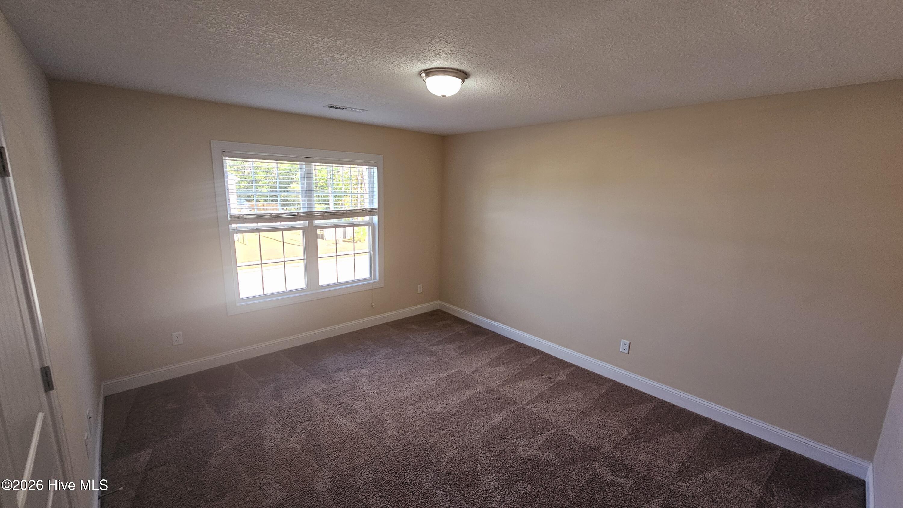 100549726 | Photo 22