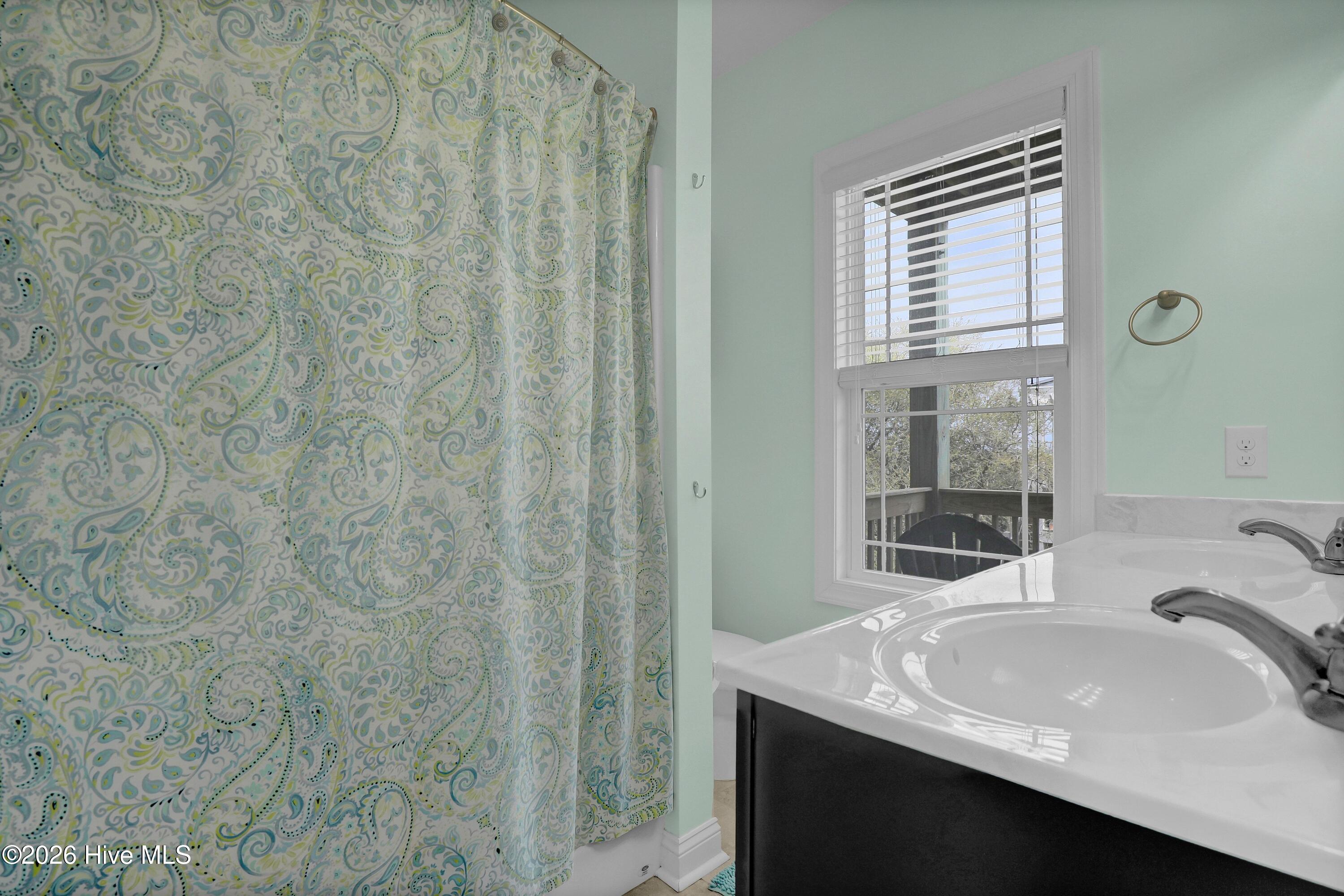 100564246 | Photo 24