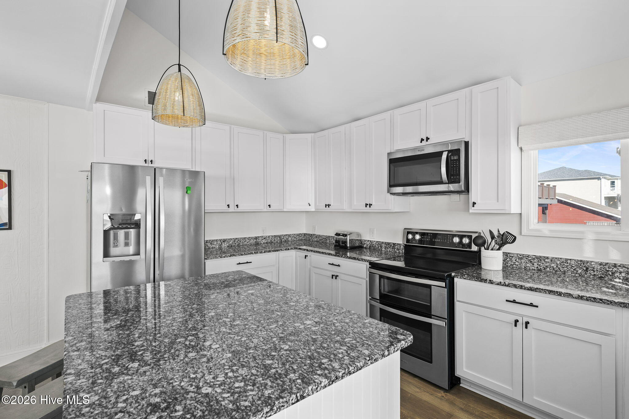 100552942 | Photo 19