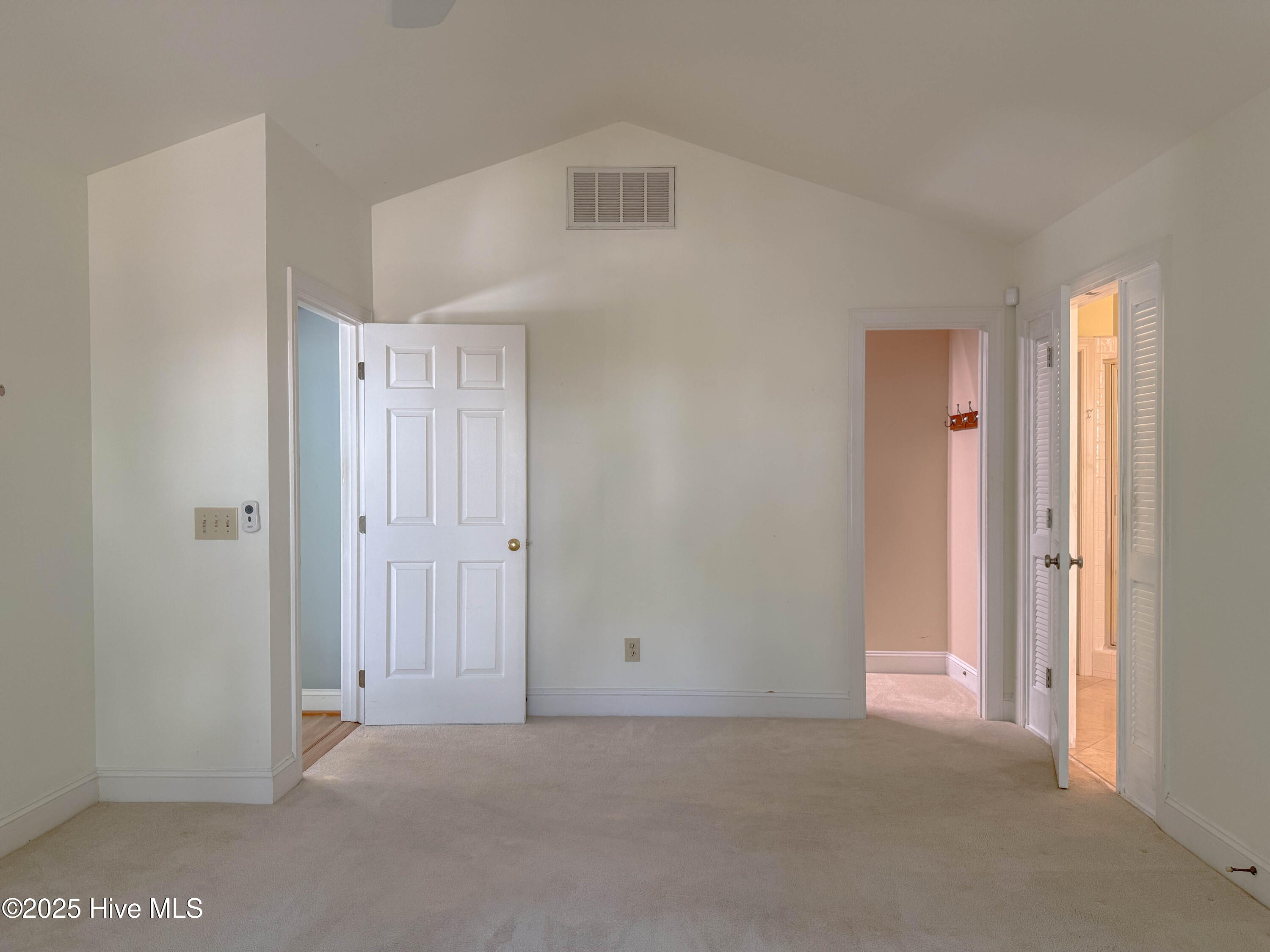 100535071 | Photo 20