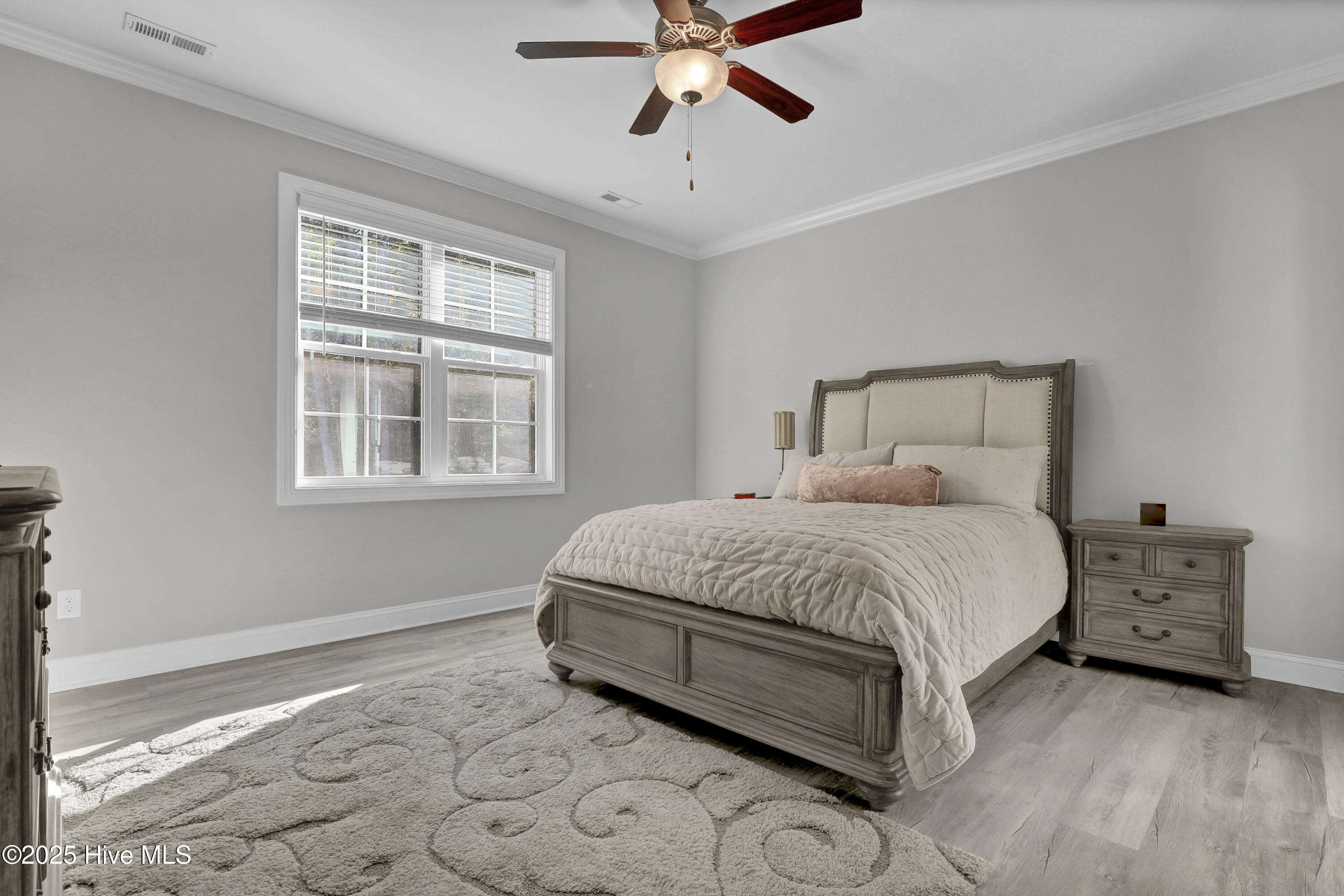 100538907 | Photo 53