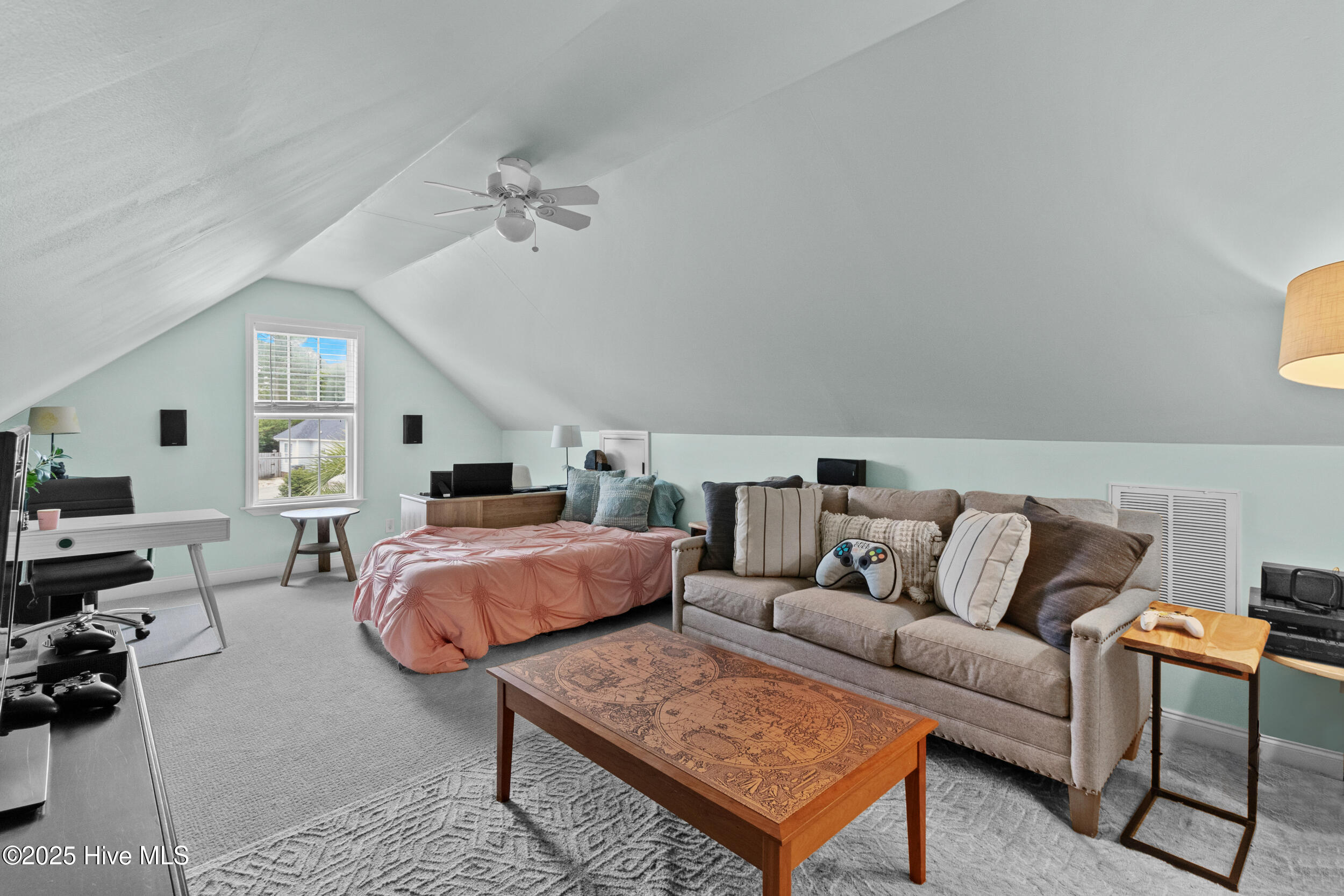 100552310 | Photo 29