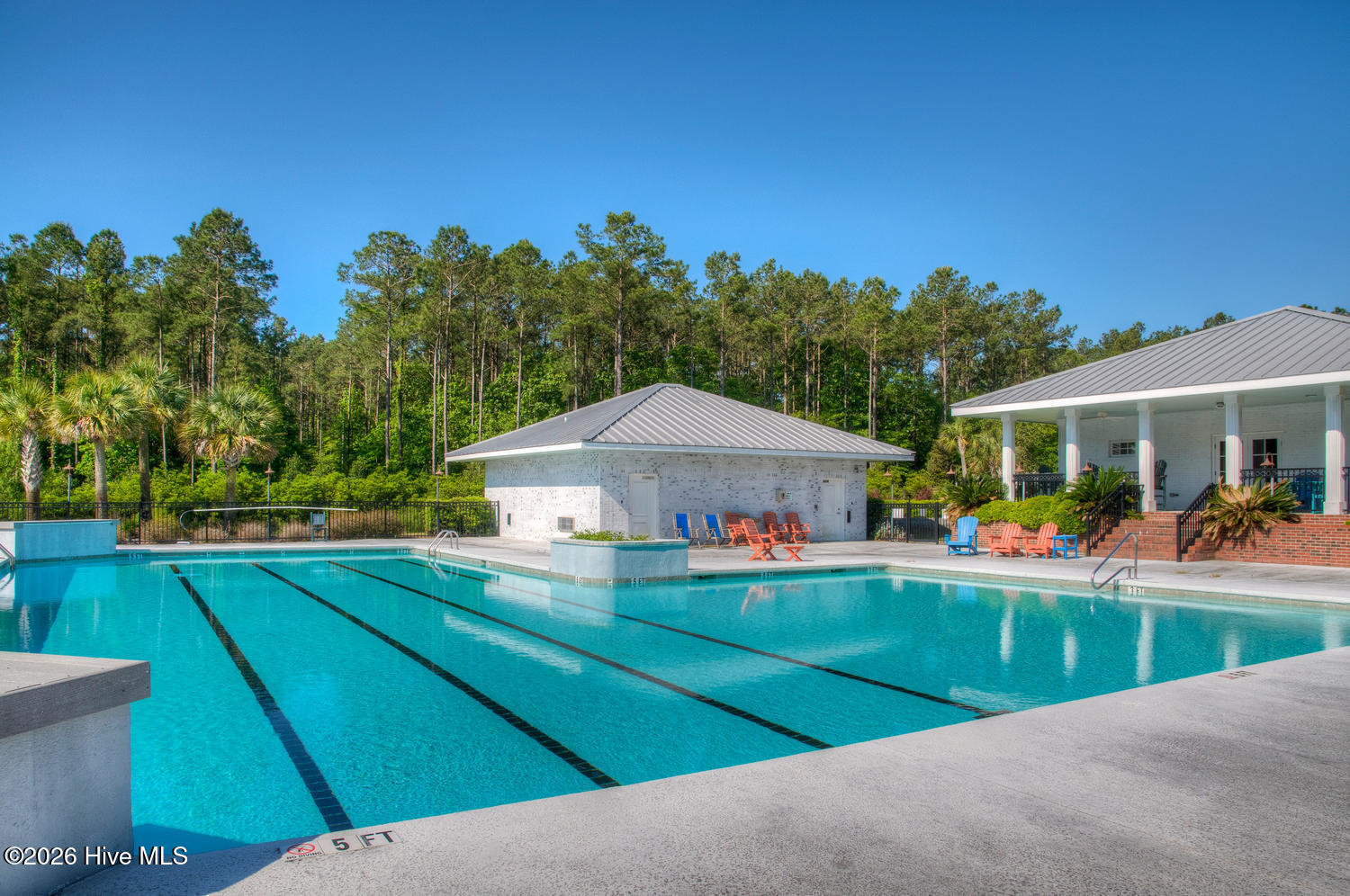 100549378 | Photo 25