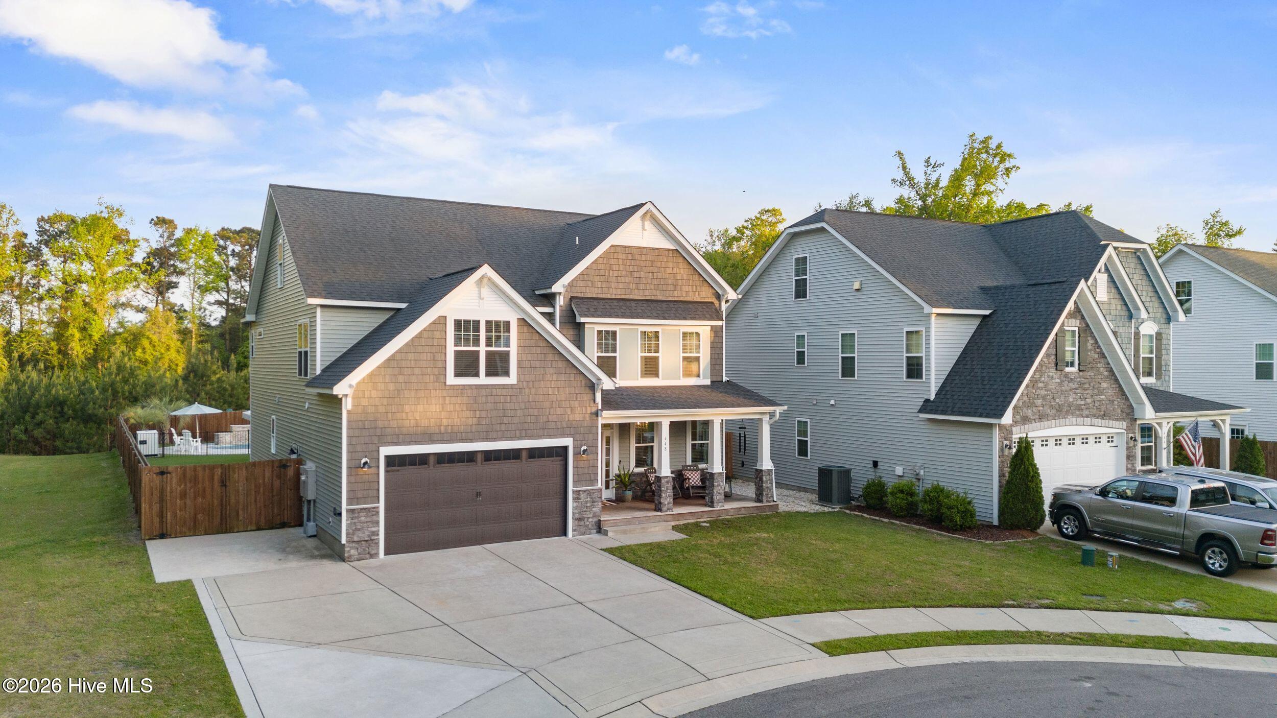 100566940 | Photo 91