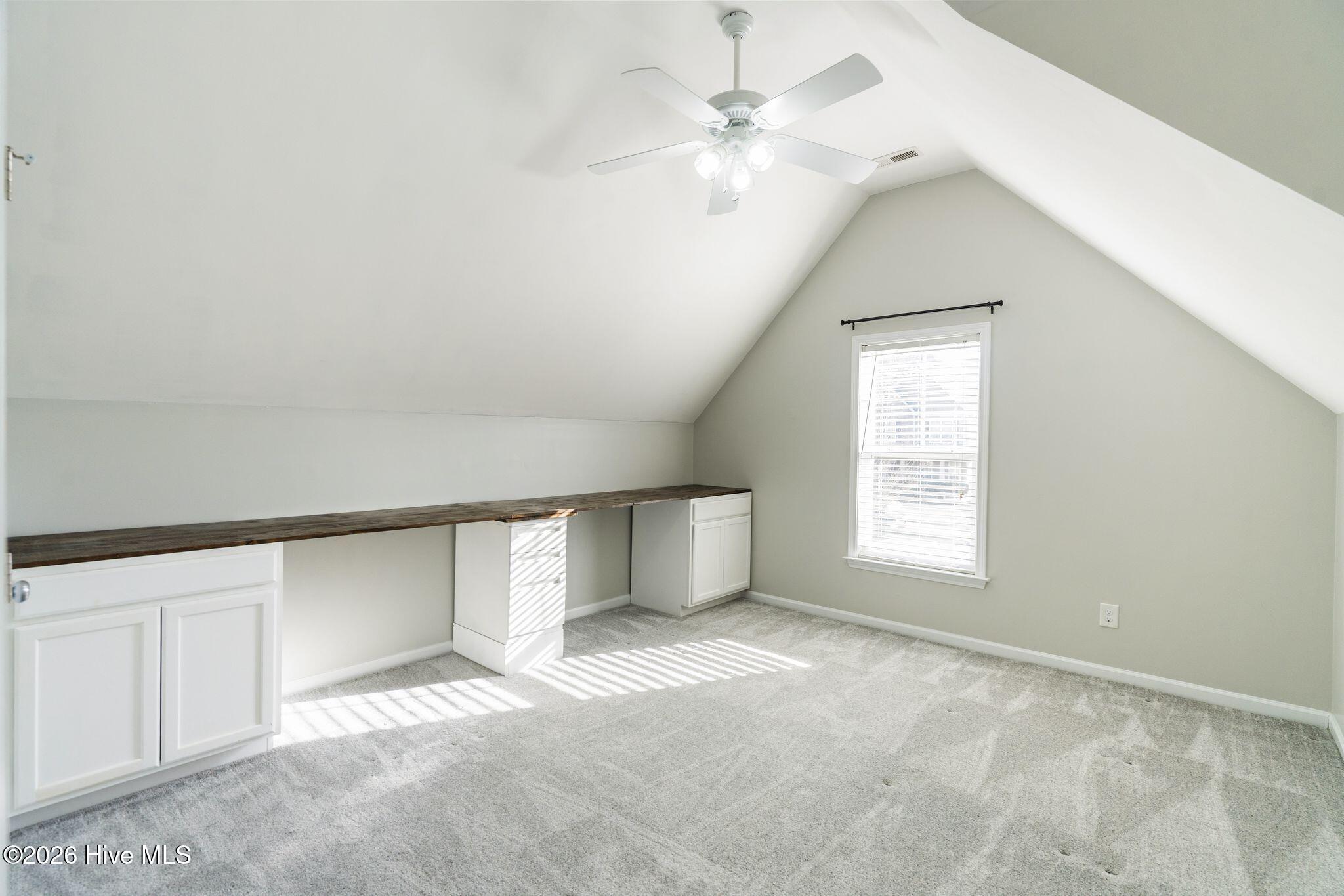 100558662 | Photo 50