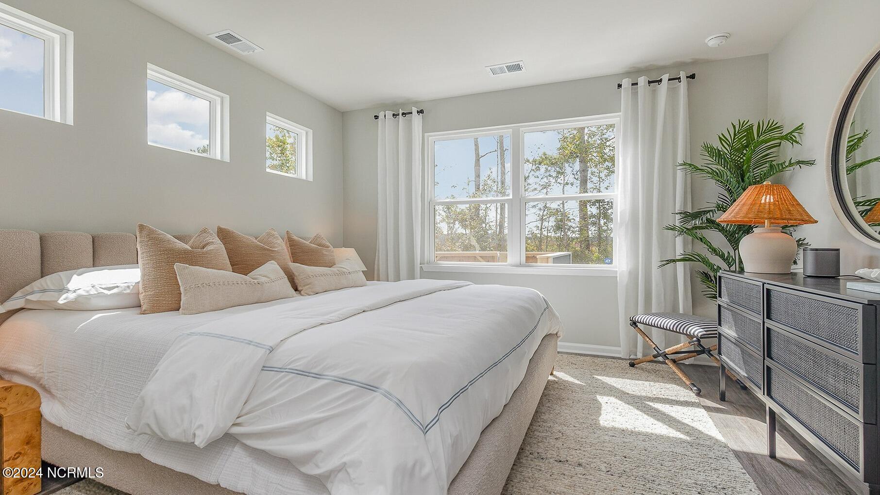 100562058 | Photo 13