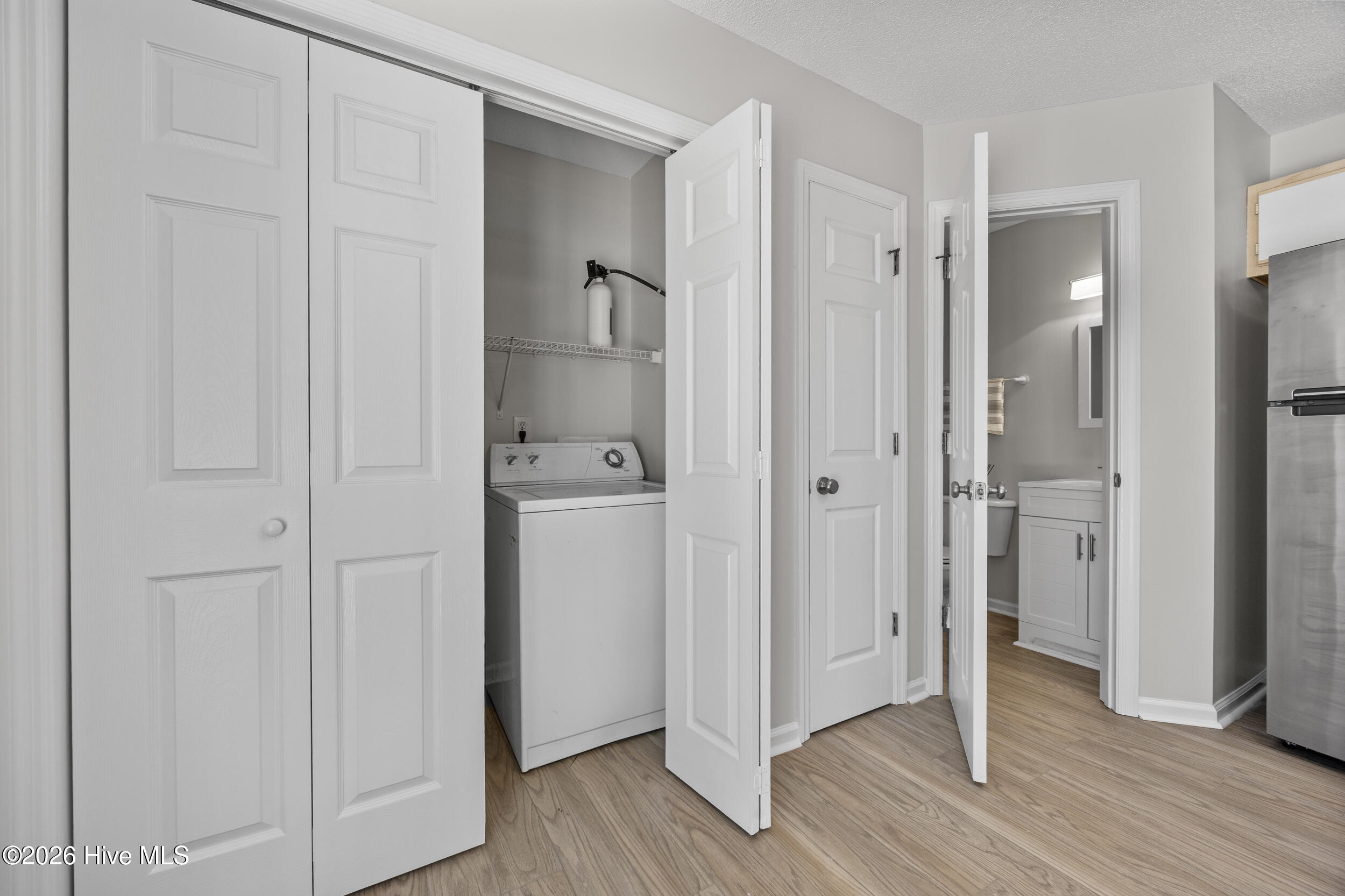 100561186 | Photo 14