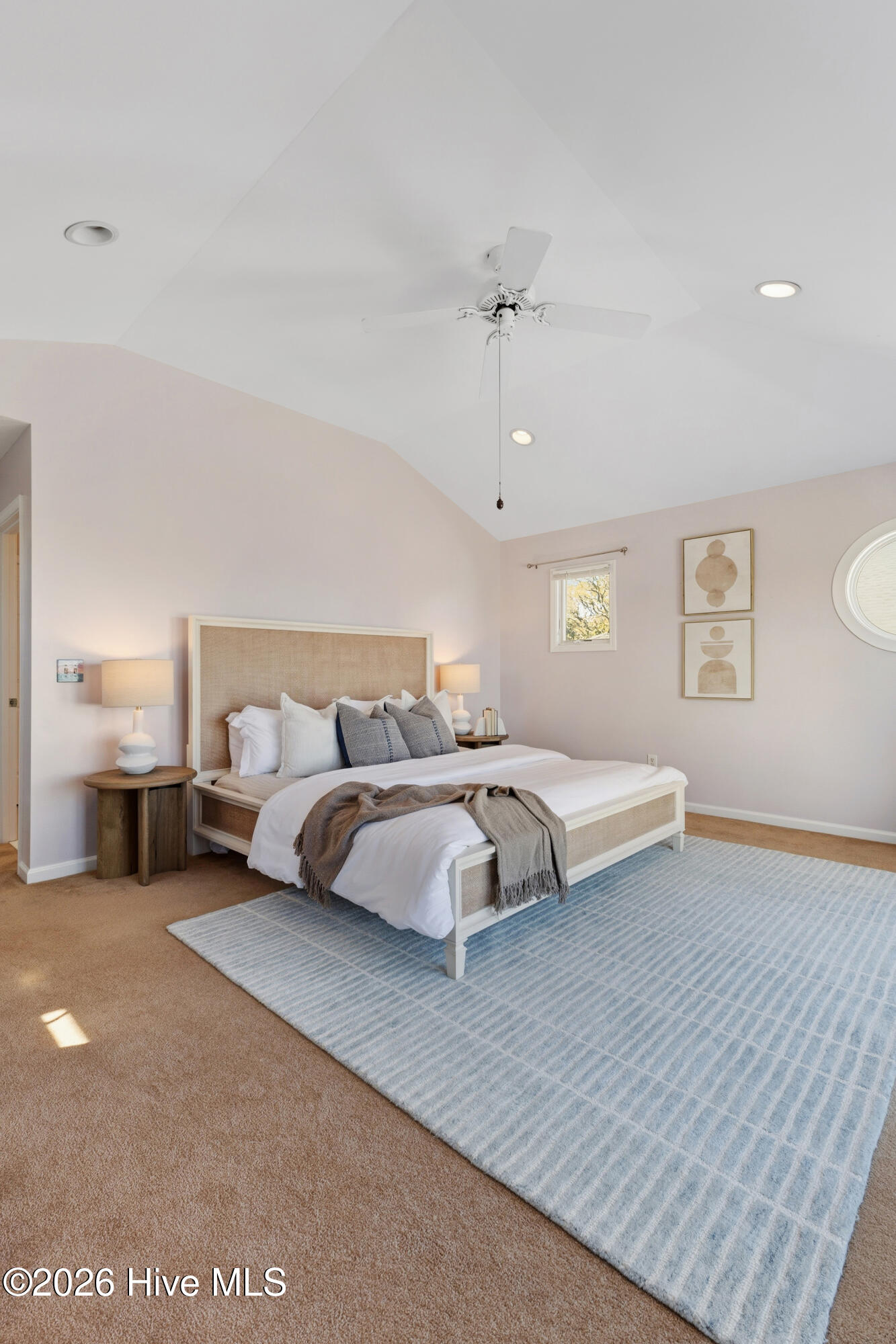 100535794 | Photo 28