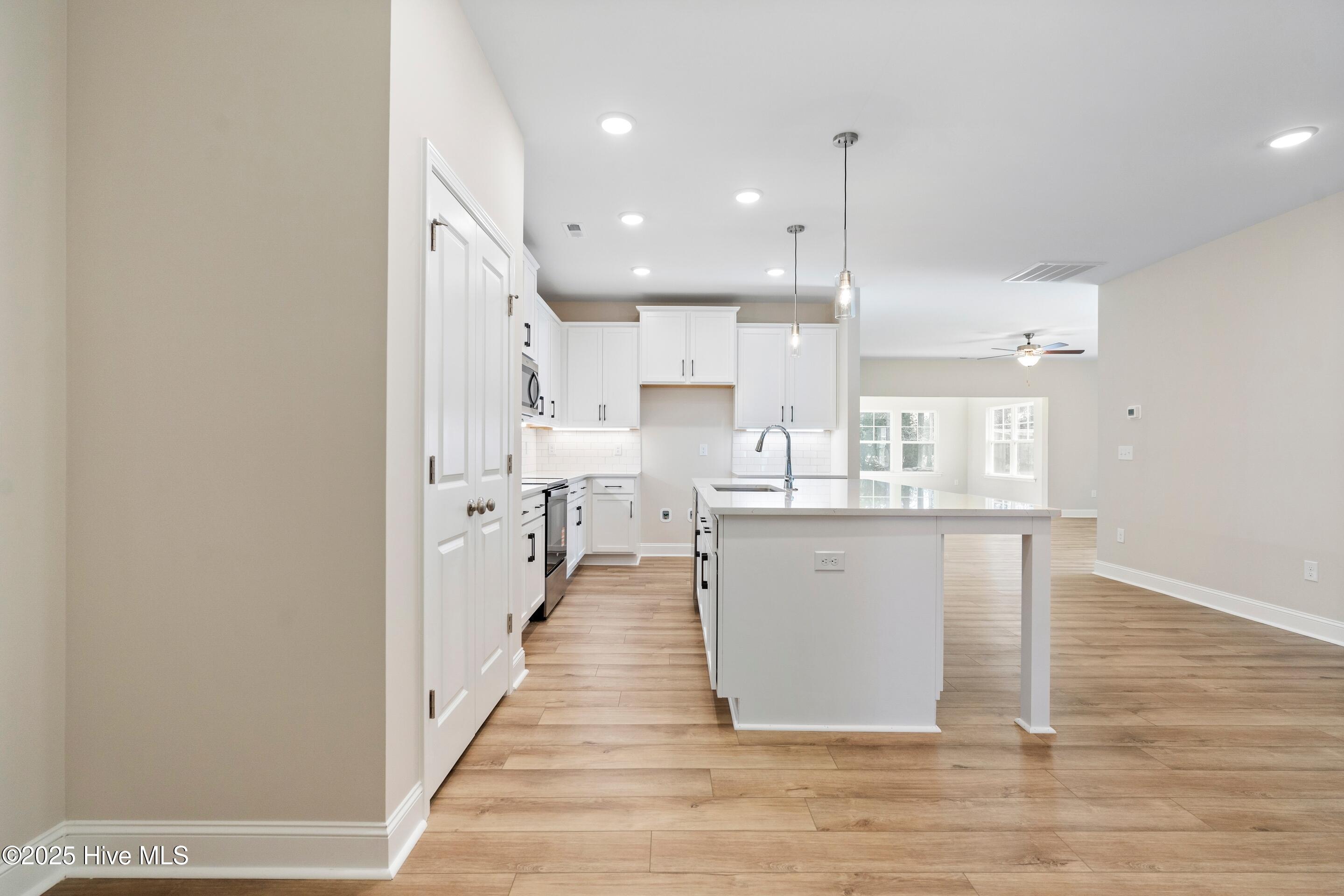 100543354 | Photo 22