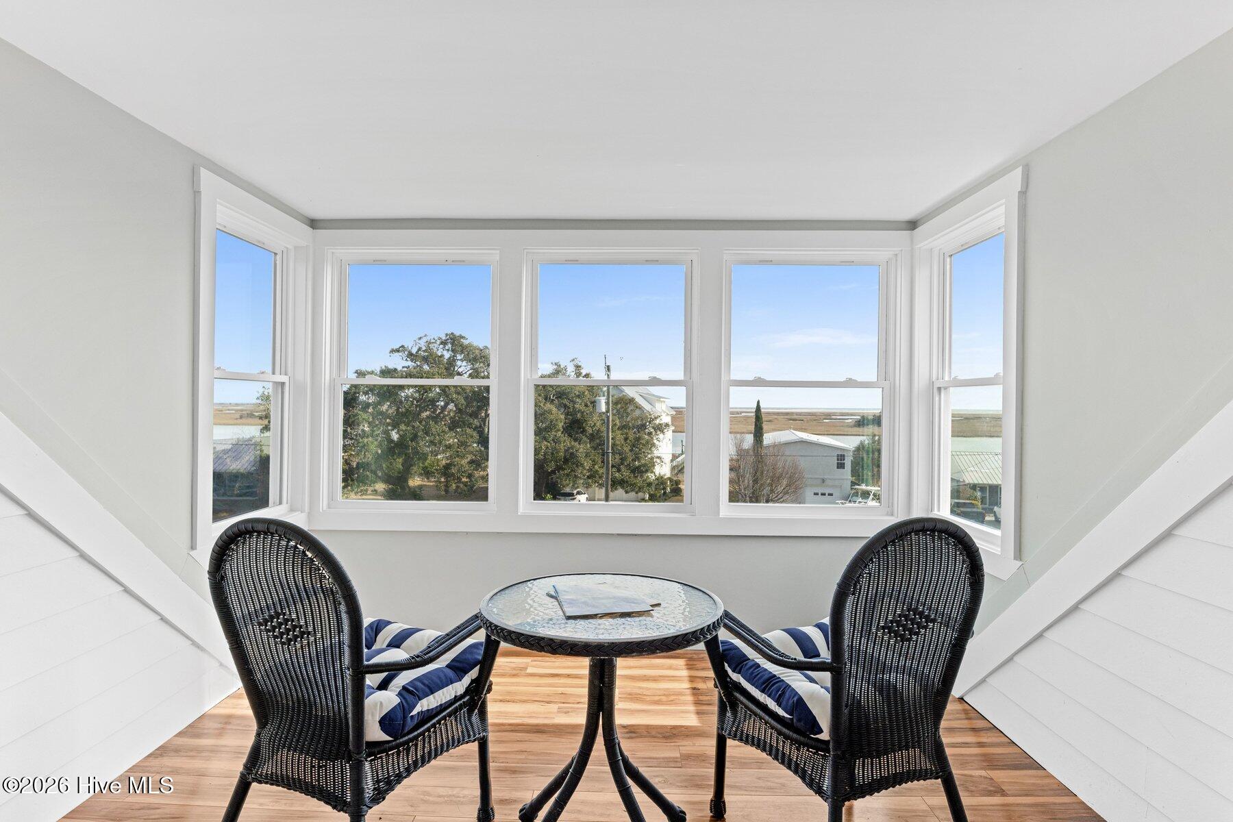 100551299 | Photo 38