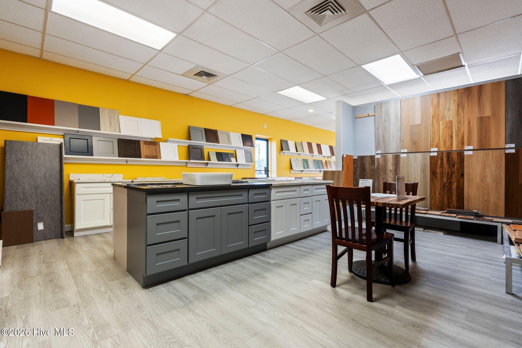 100550441 | Photo 28