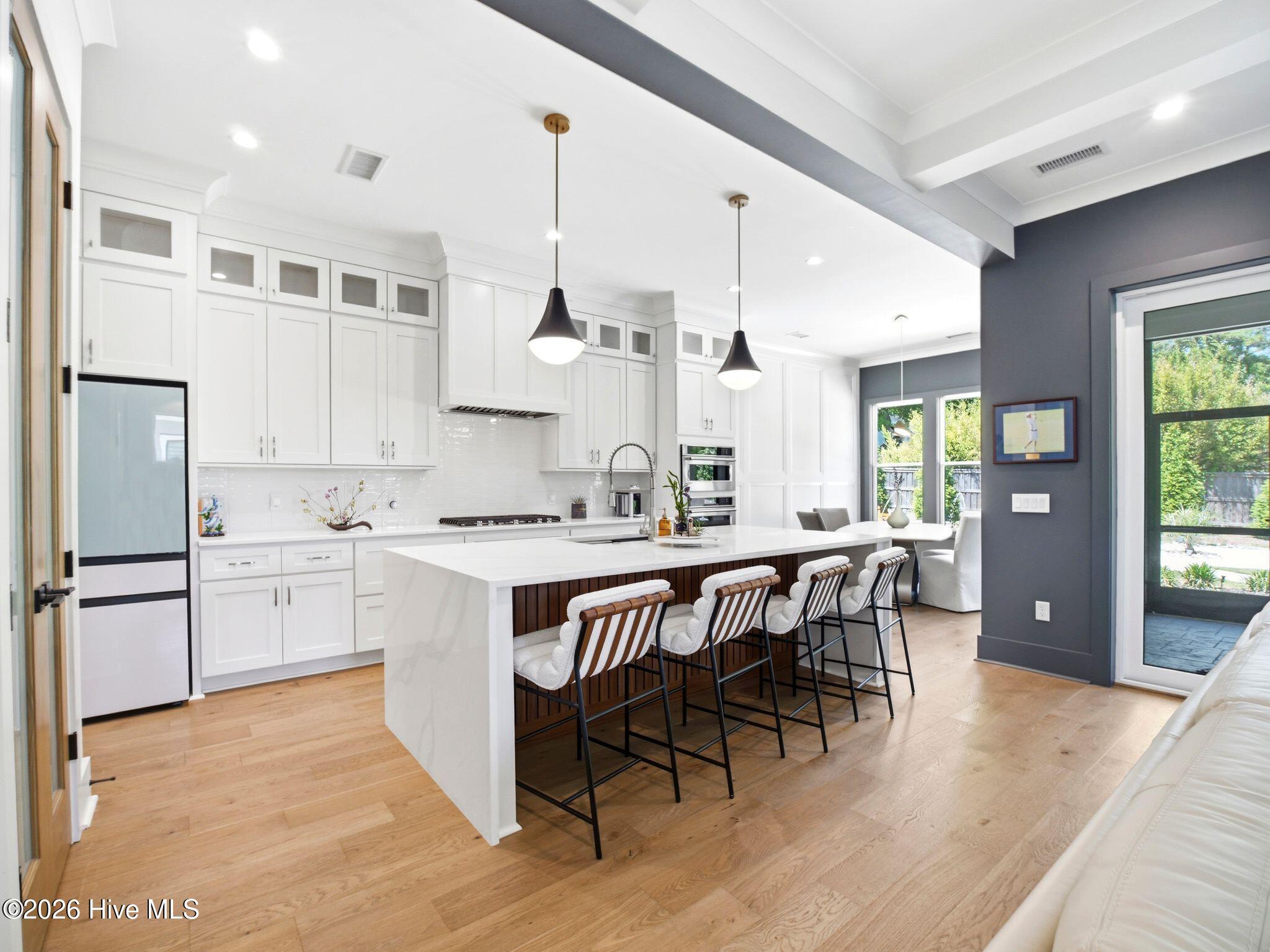 100569019 | Photo 21