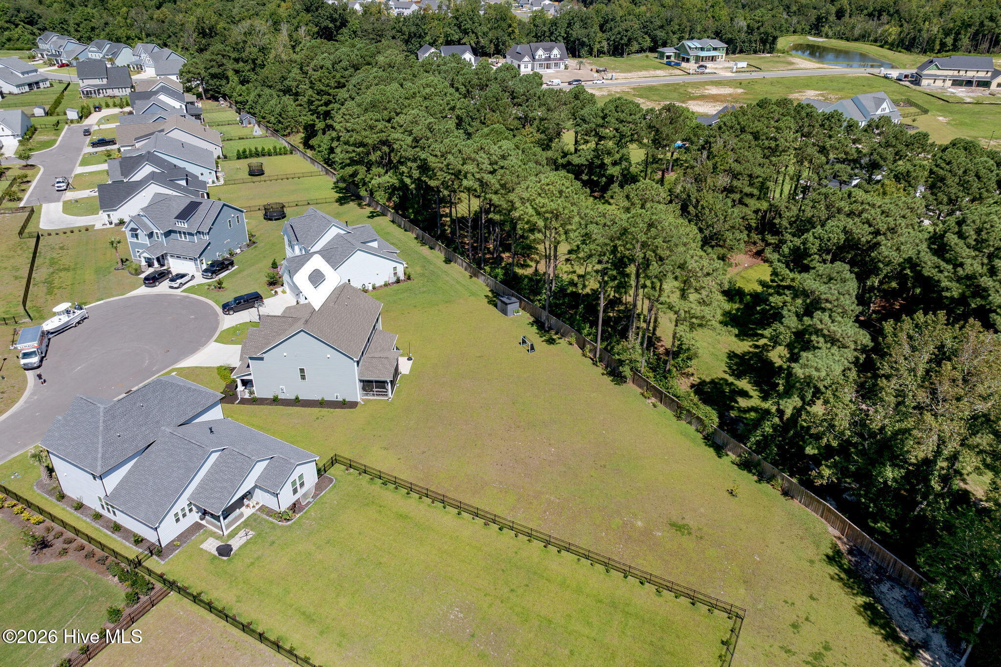 100564713 | Photo 81