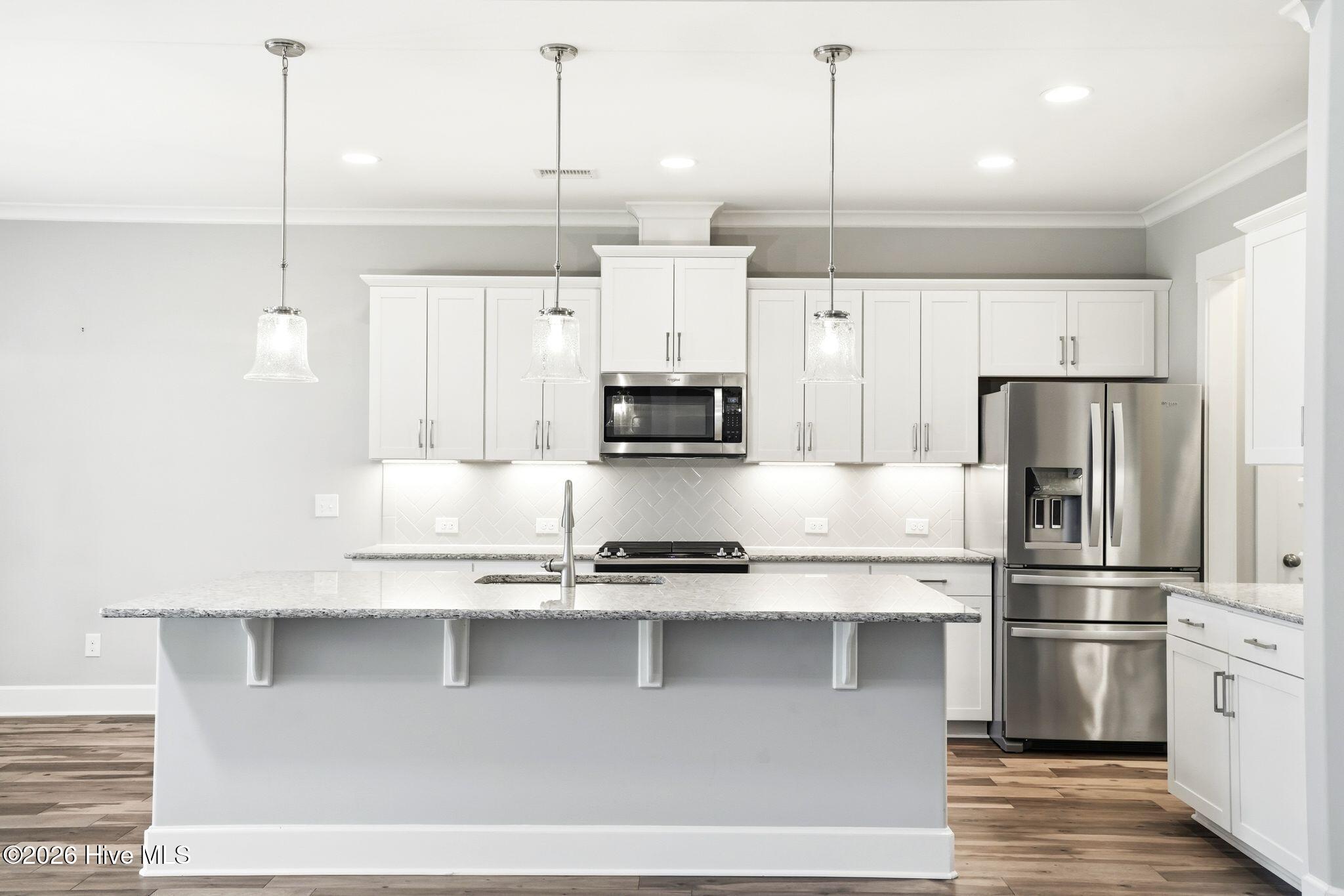 100565141 | Photo 11