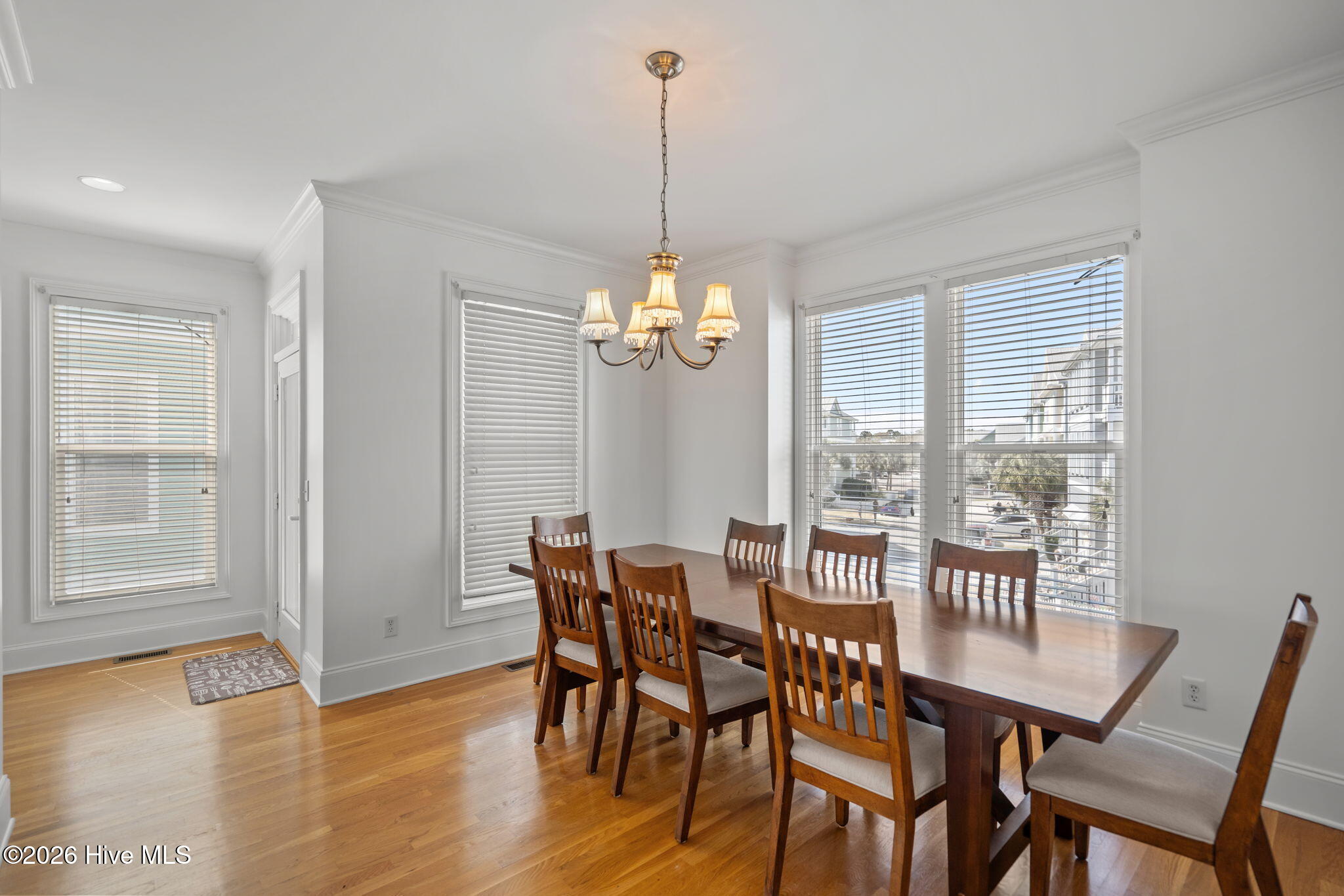 100560012 | Photo 24