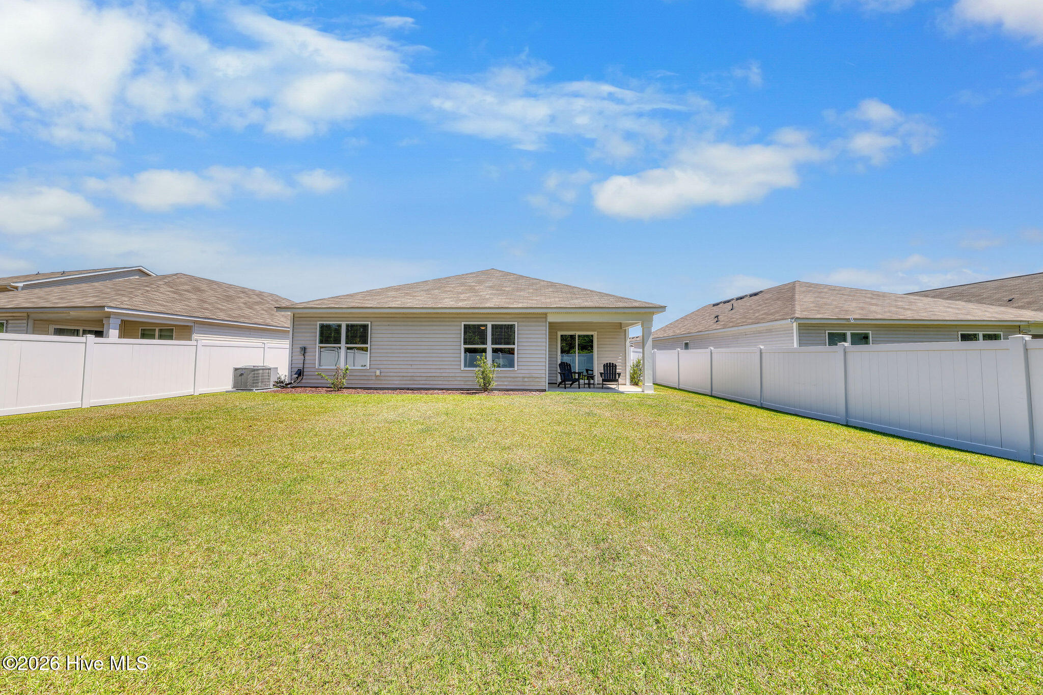 100568433 | Photo 32