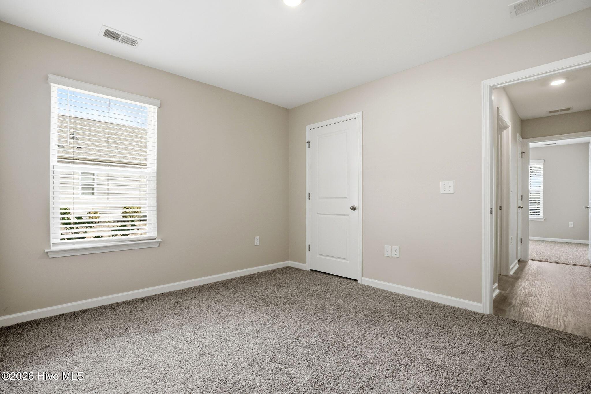 100558624 | Photo 44