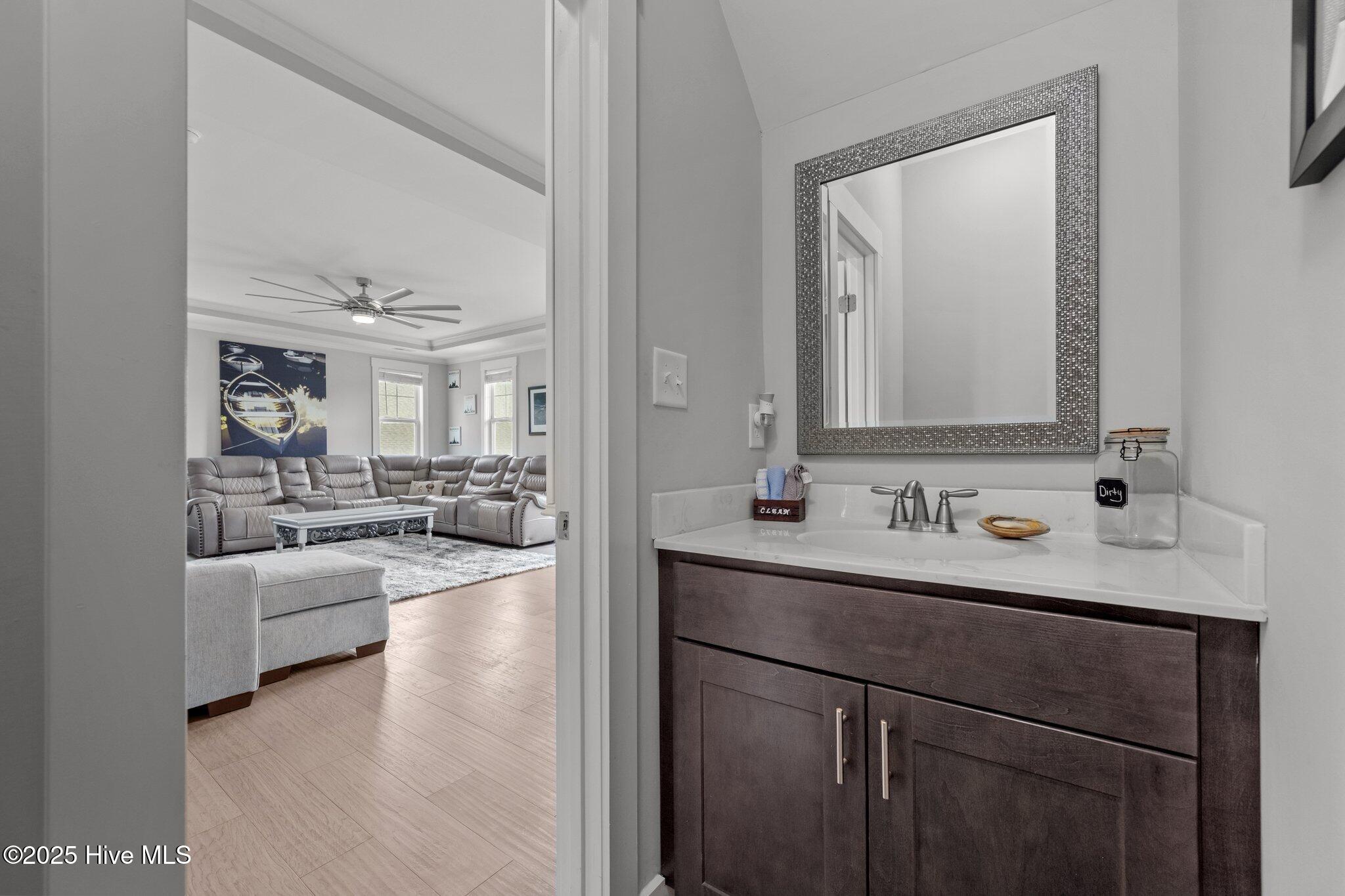 100517734 | Photo 17